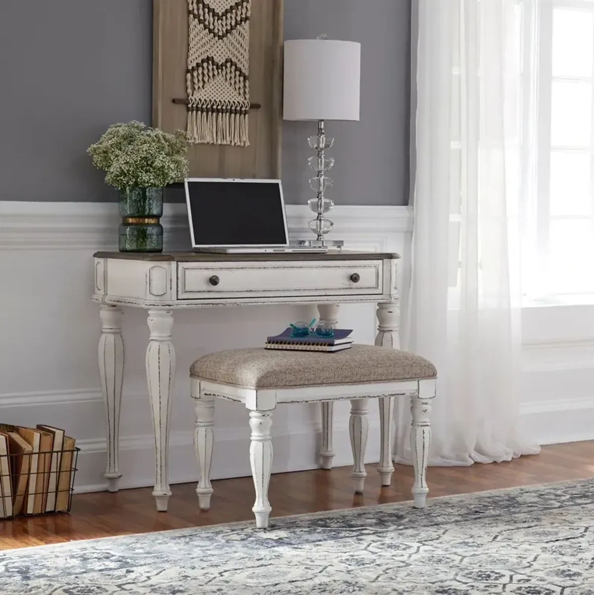 Magnolia Manor Accent Bench