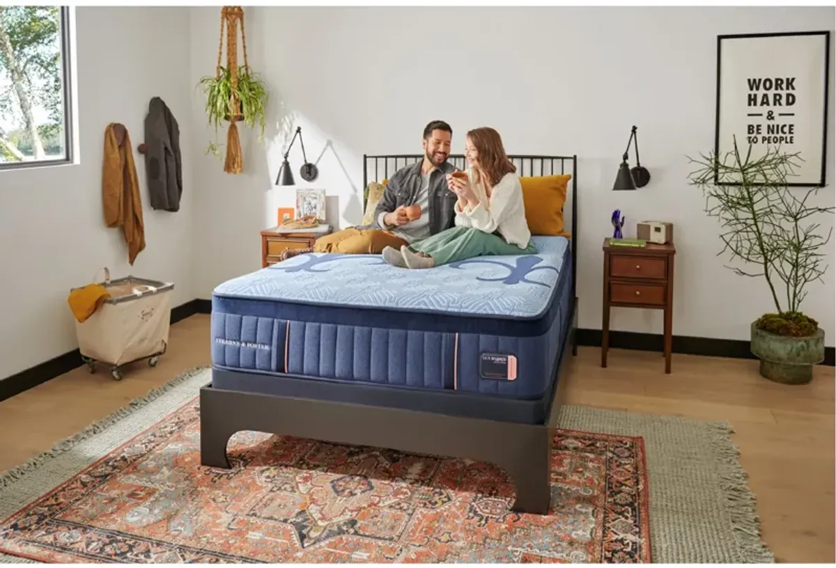 Stearns & Foster Luxury Hybrid Firm King Mattress