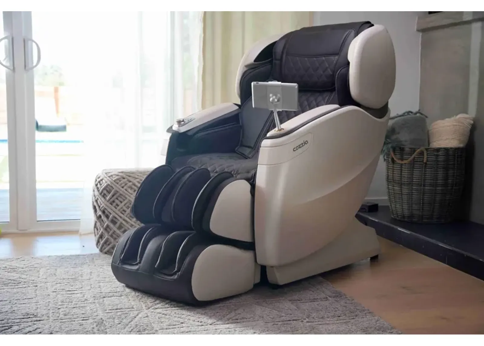 Qi Se Massage Chair in Espresso/Pearl White