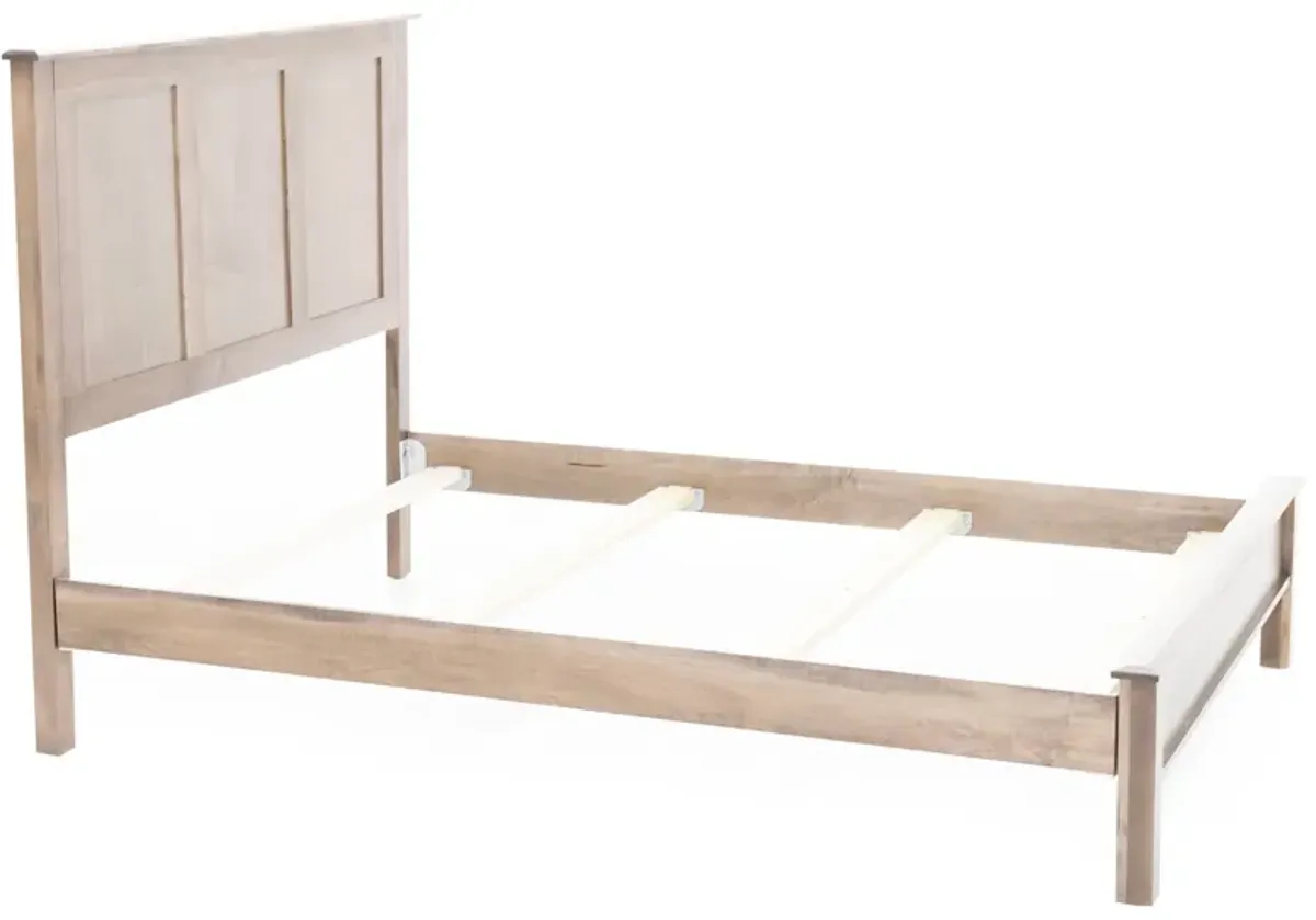 Daniel's Amish Manchester Queen Panel Bed