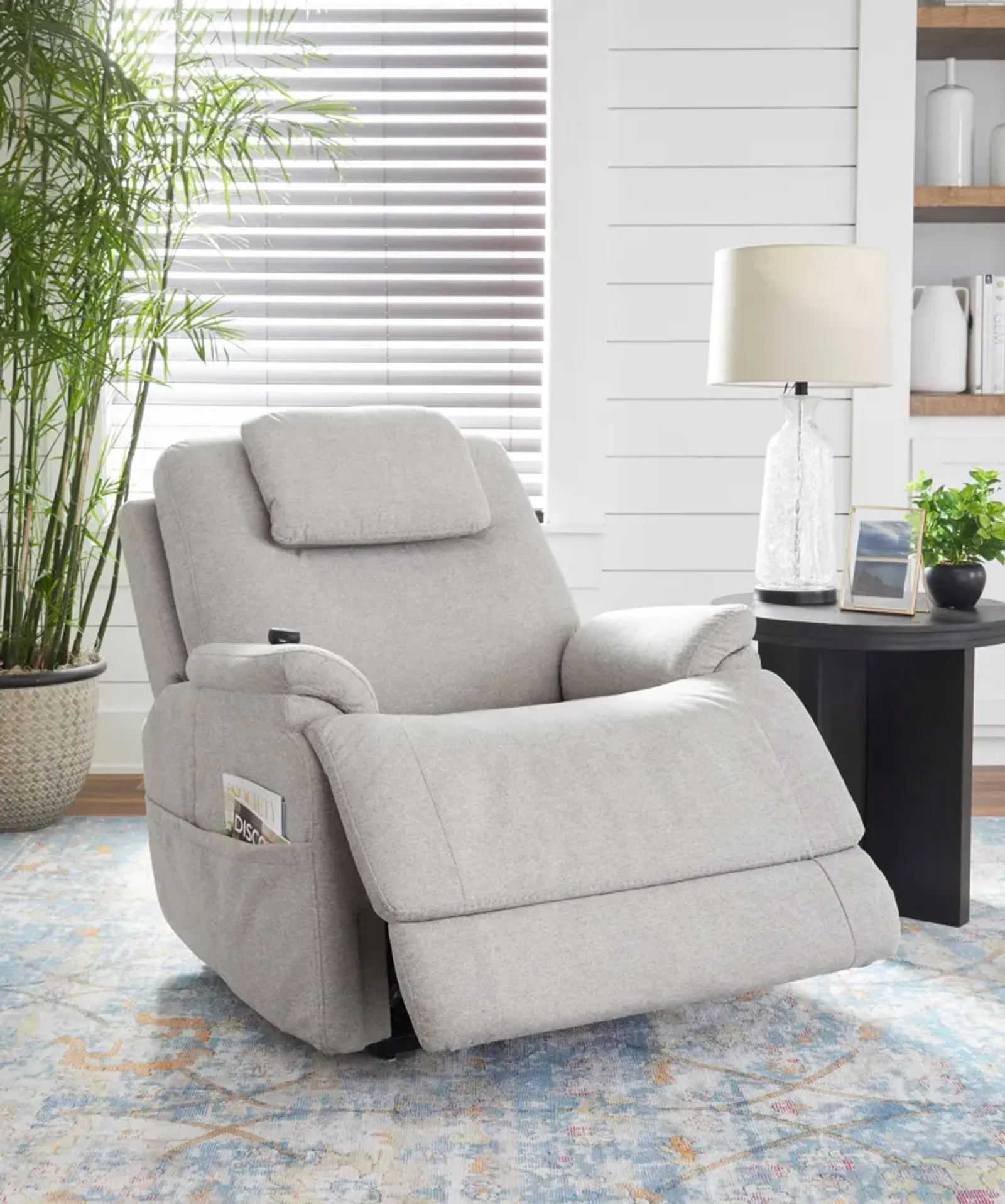 Zecliner Petite Fully Loaded Sleep Lift Chair