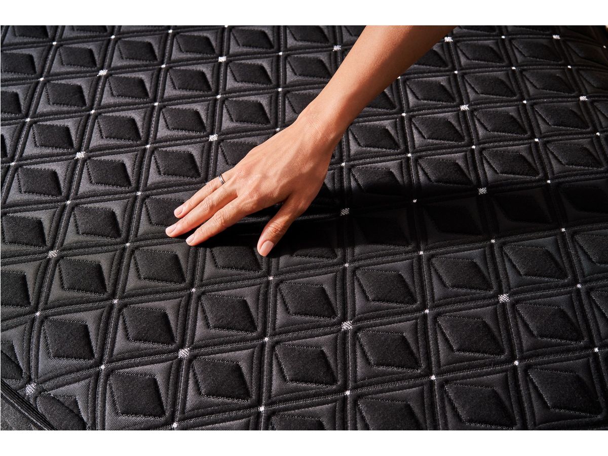 Beautyrest Black Series 3 Hybrid Medium King Mattress