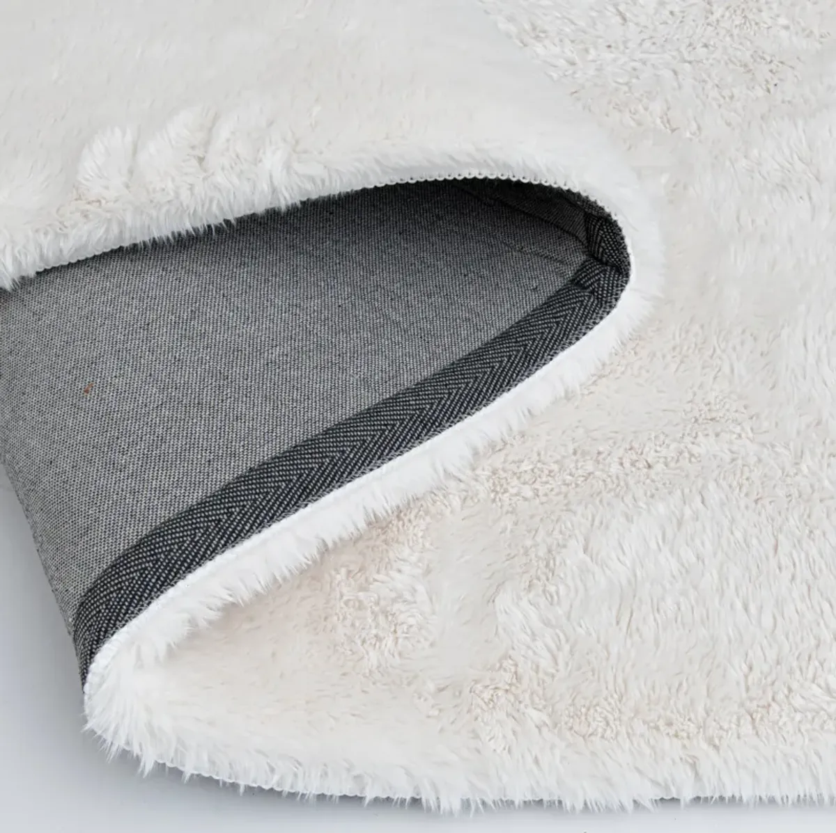 Belgian White Faux Fur/Memory Foam Area Rug 7'6"W x 9'6"L