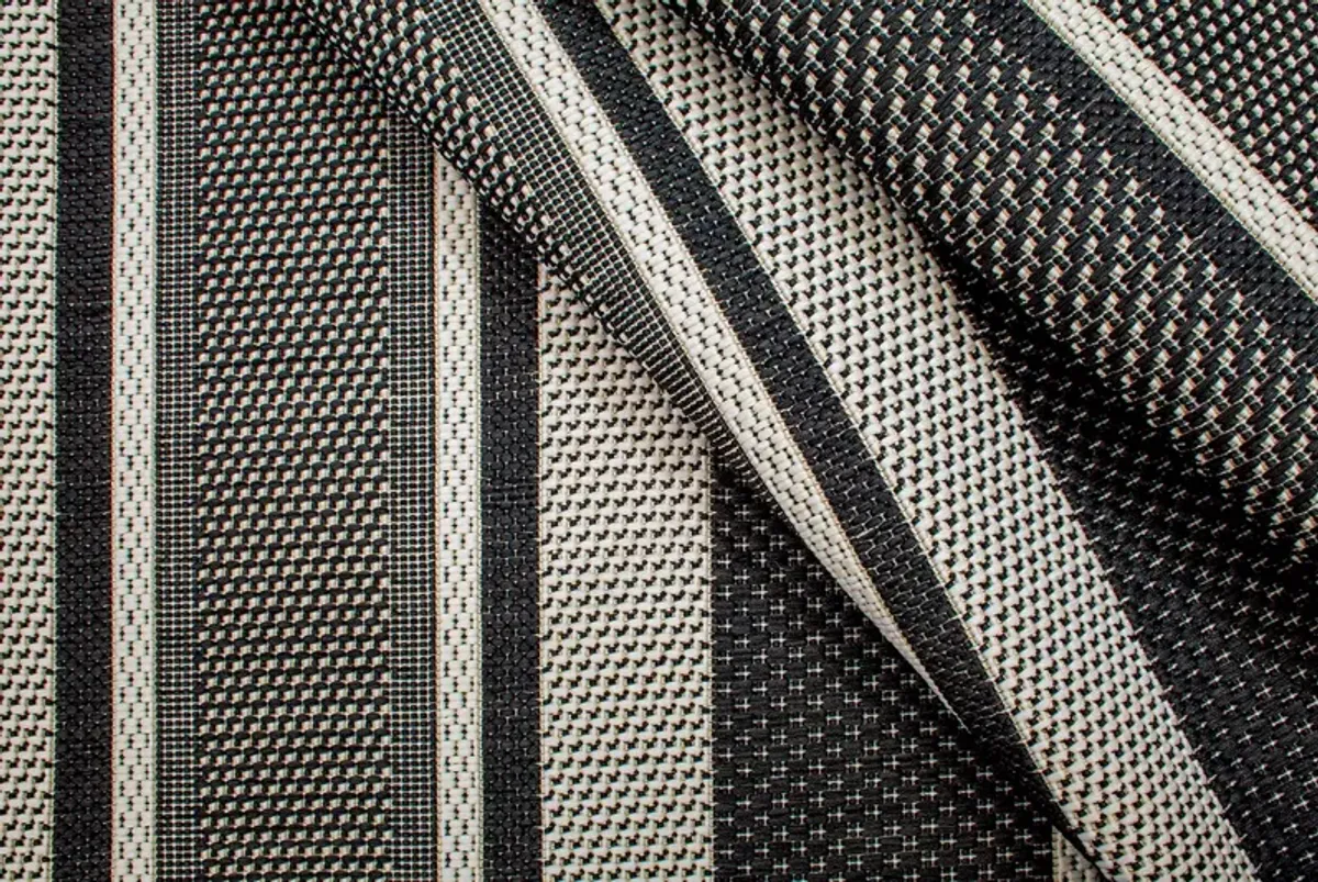 Soho Textured Stripe 5'3"X 7'4" Patio Area Rug