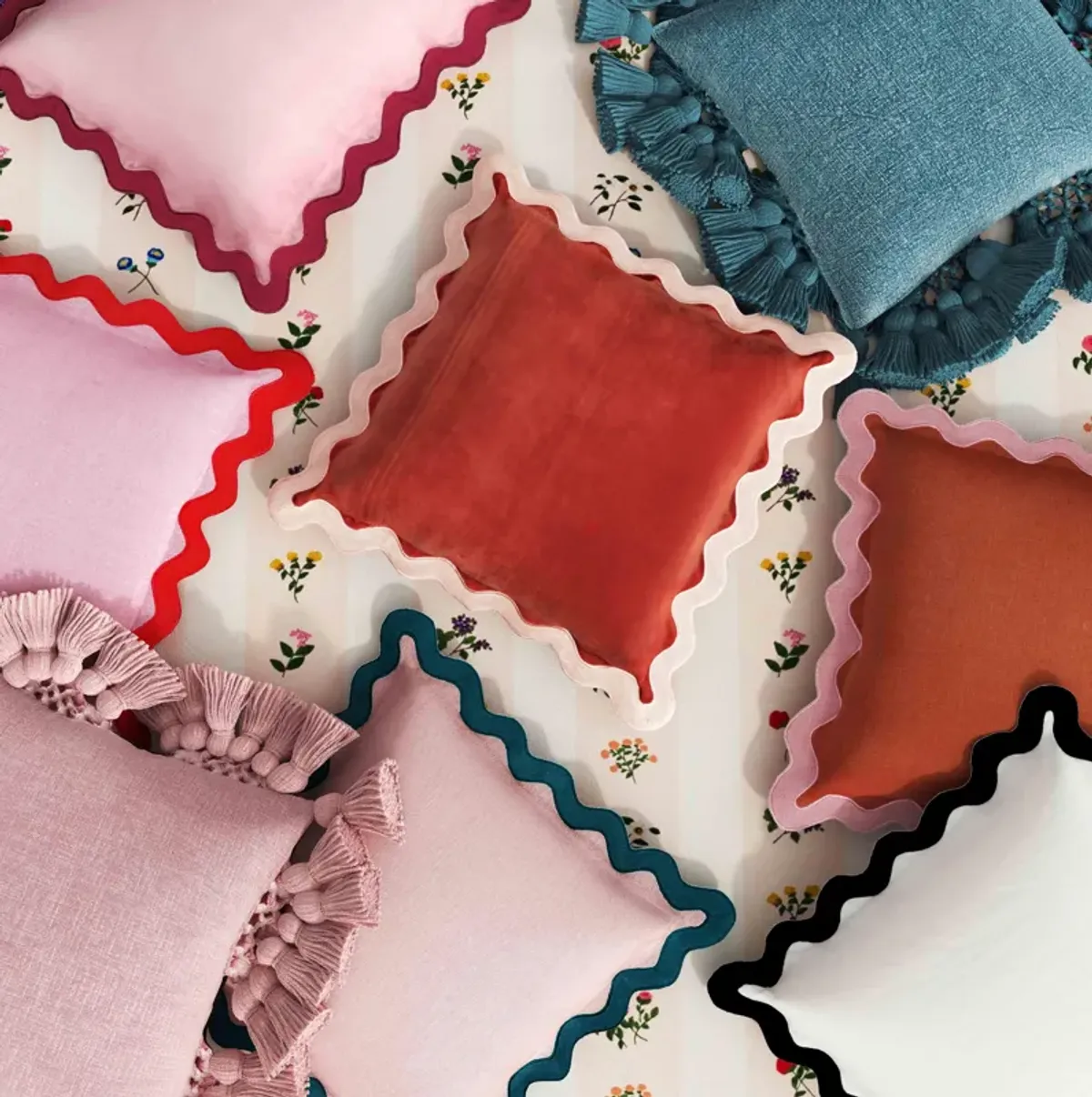 Scalloped Edge Rust and Pink Linen Throw Pillow