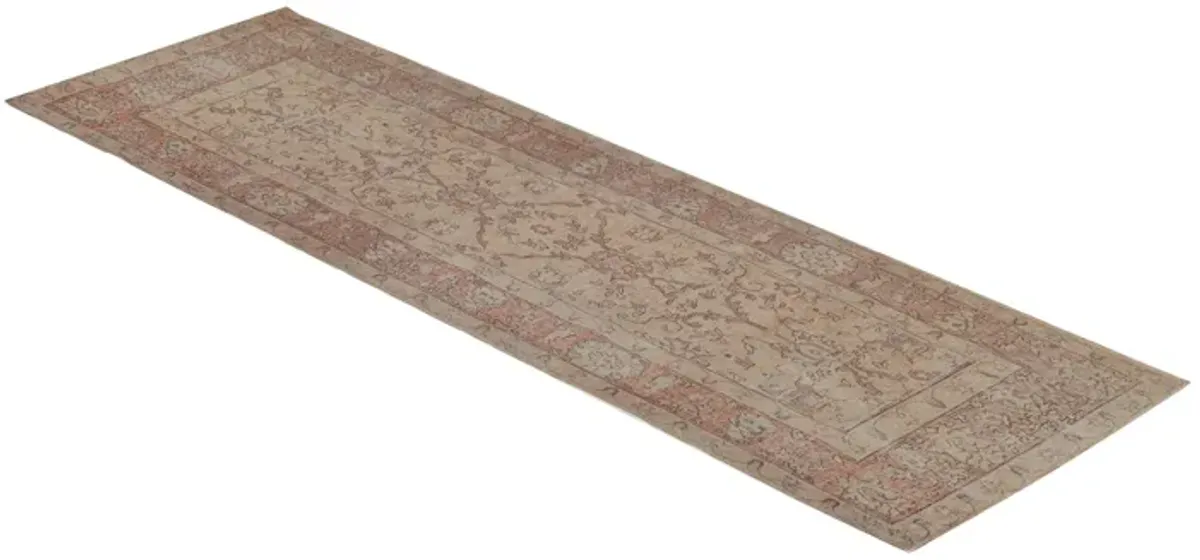 Eden 2'6" x 8' Area Rug