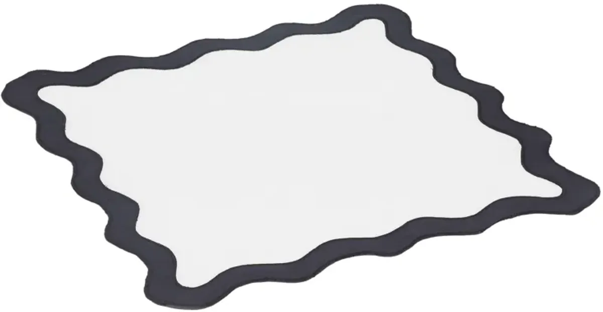 Scalloped Edge Black and White Cotton Placemat - Set of 4