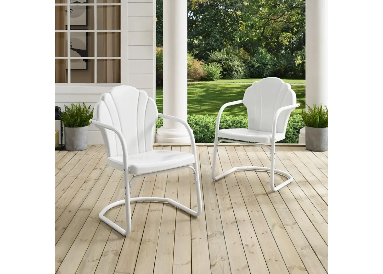 Petal Retro Set of 2 Outdoor Chairs - White