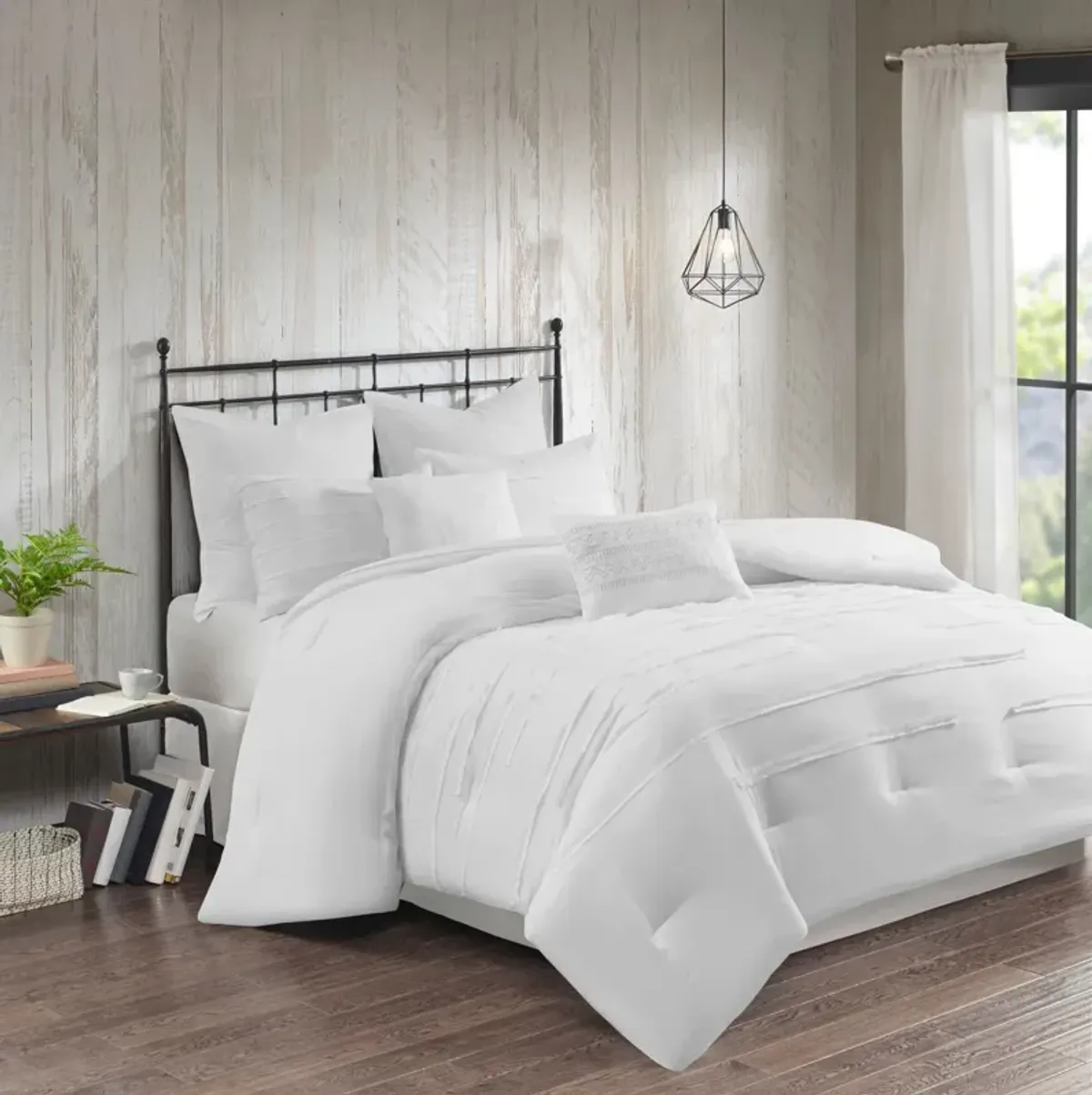 Jaycee Queen Comforter Set - White