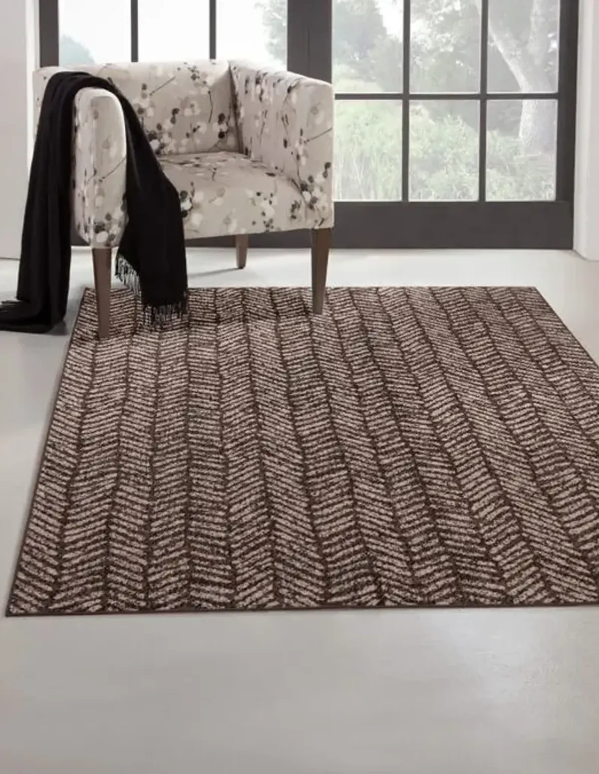 Soleil 5' X 8' Area Rug - Brown