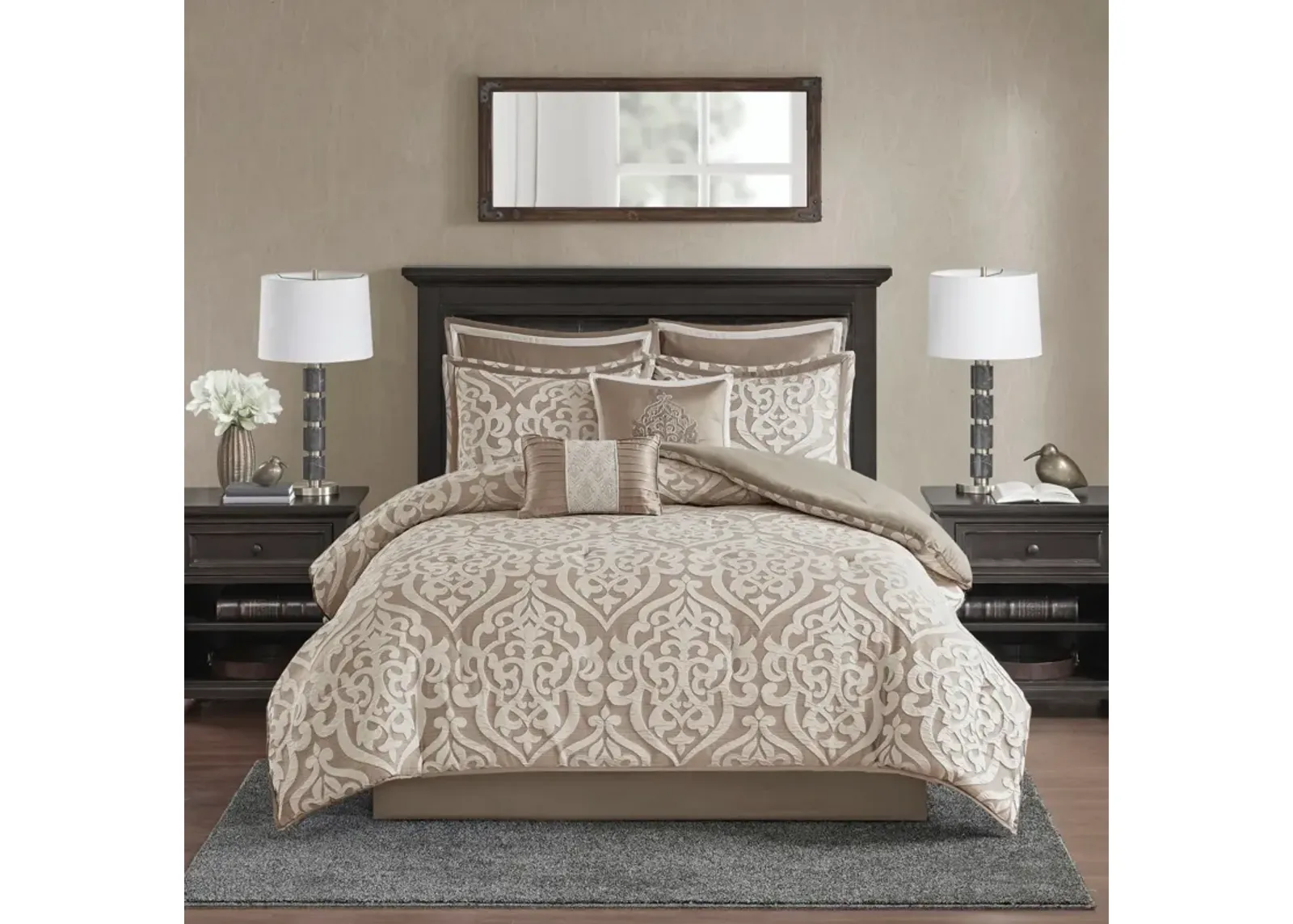 Barker Queen Comforter Set - Ivory