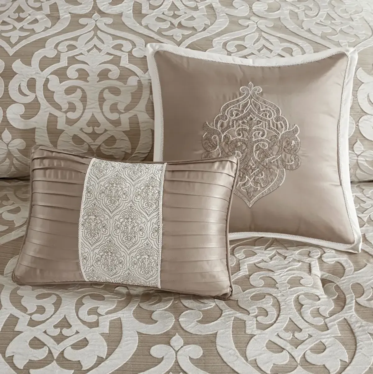 Barker King Comforter Set - Ivory