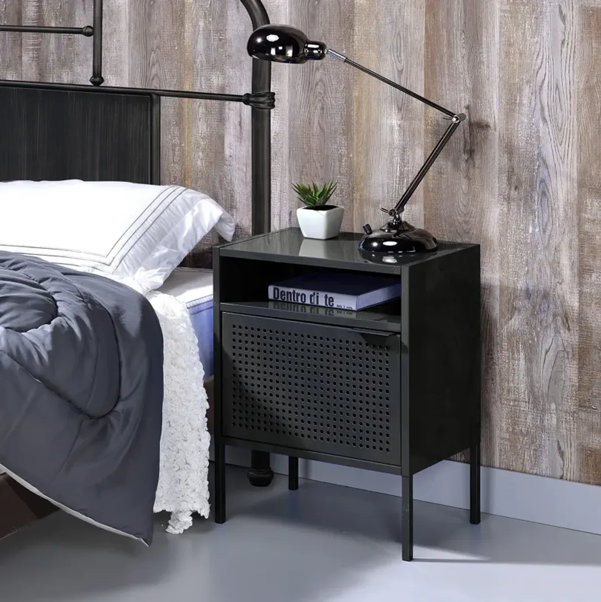 Seward Nightstand with USB Charging - Black