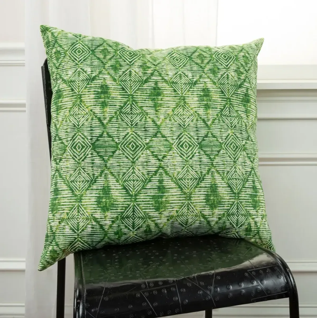 Noor Indoor/Outdoor Pillow - Green