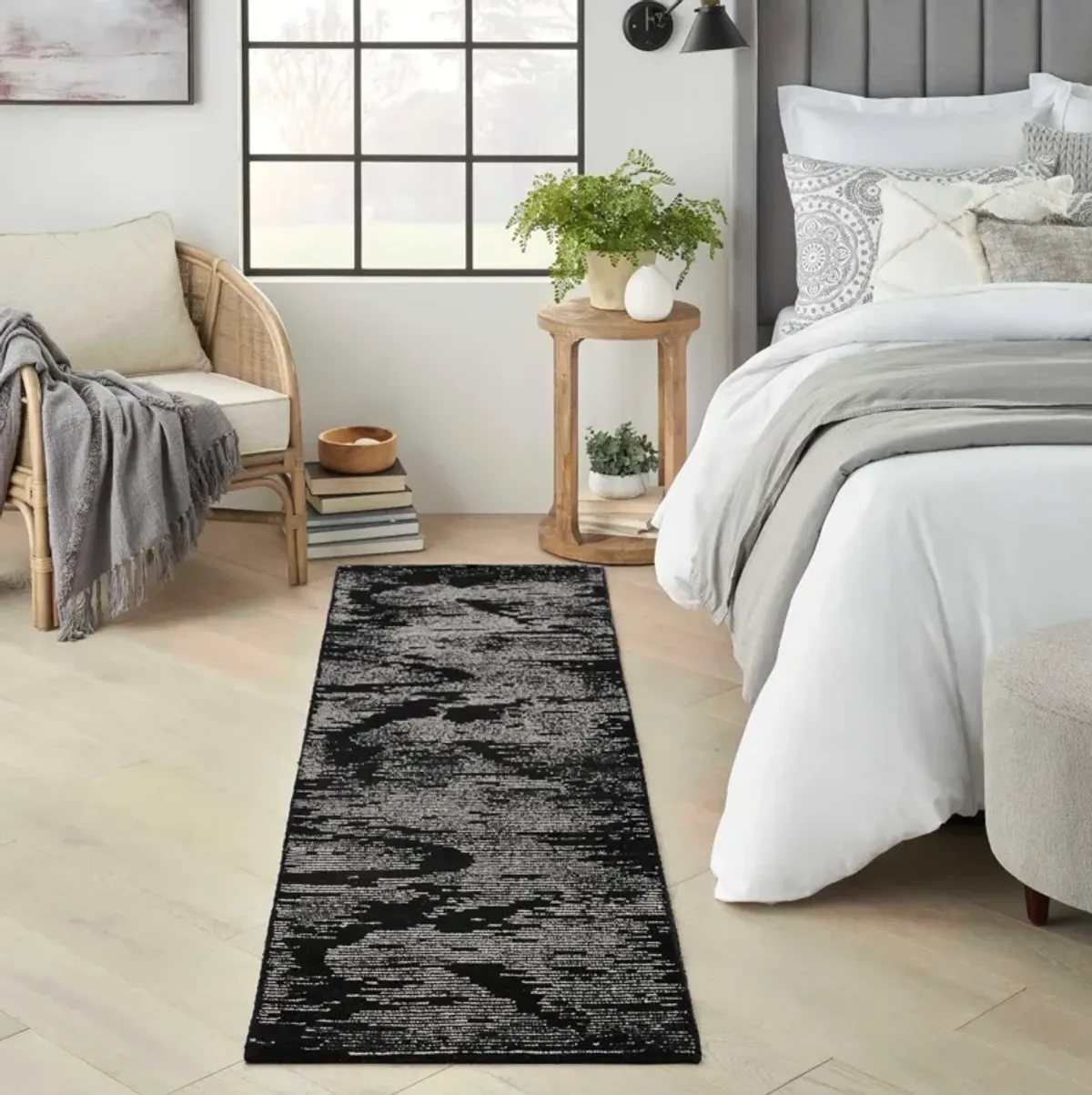 Valley 2' X 8' Area Rug by Michael Amini - Black/Ivory