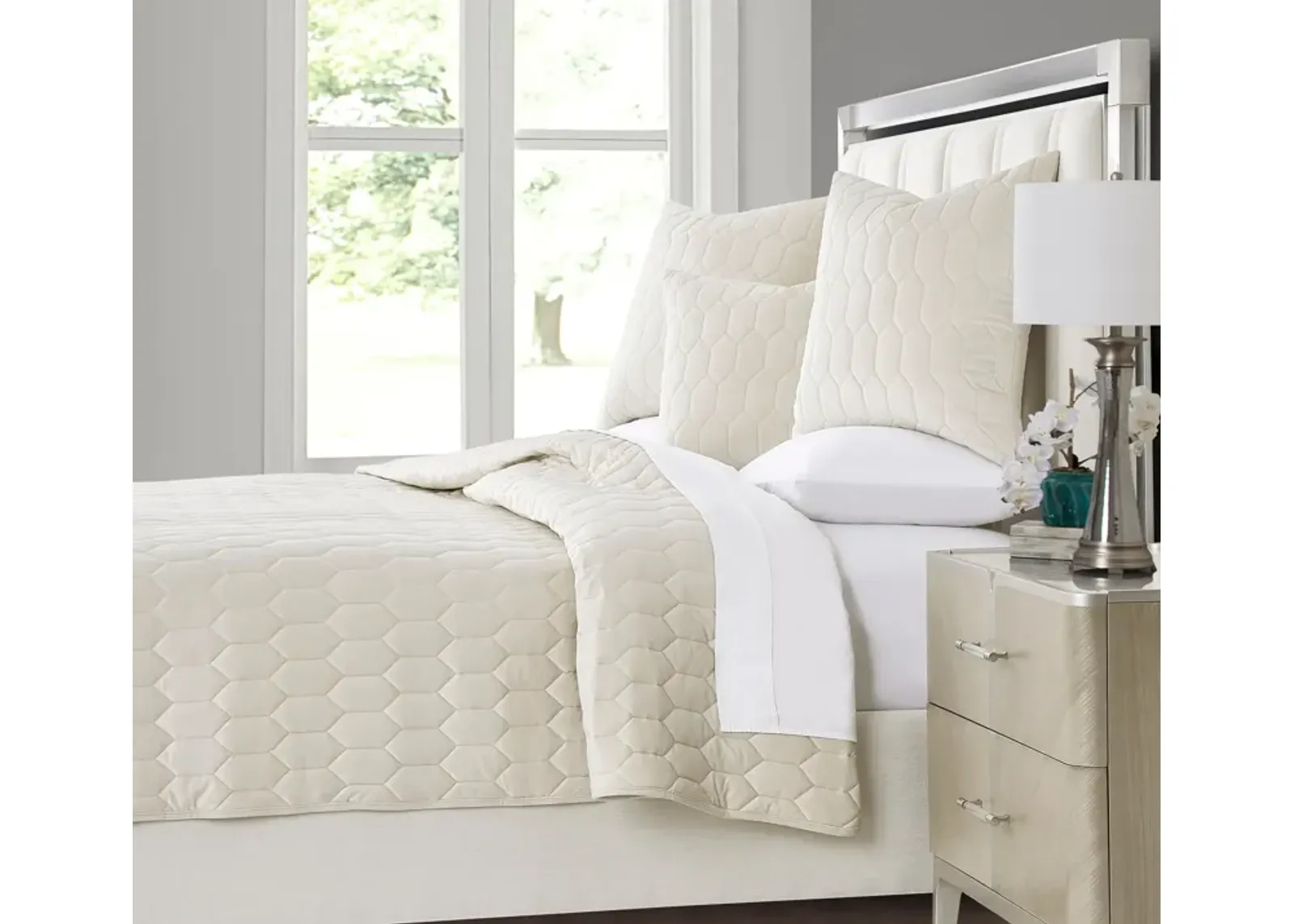 Niagra 3-Piece Queen Quilt Set by Michael Amini