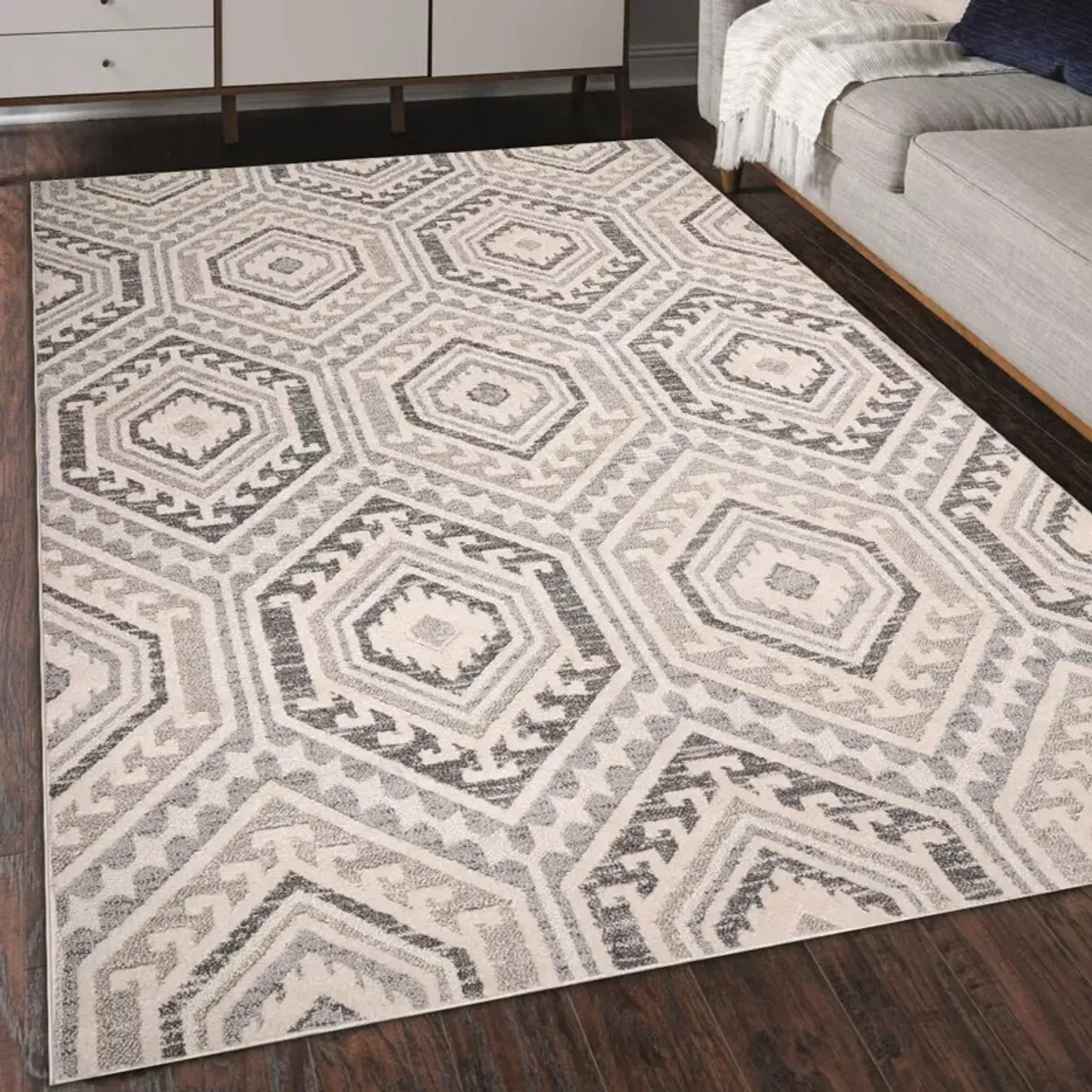 Shelton 5' x 7' Area Rug - Cream/Gray