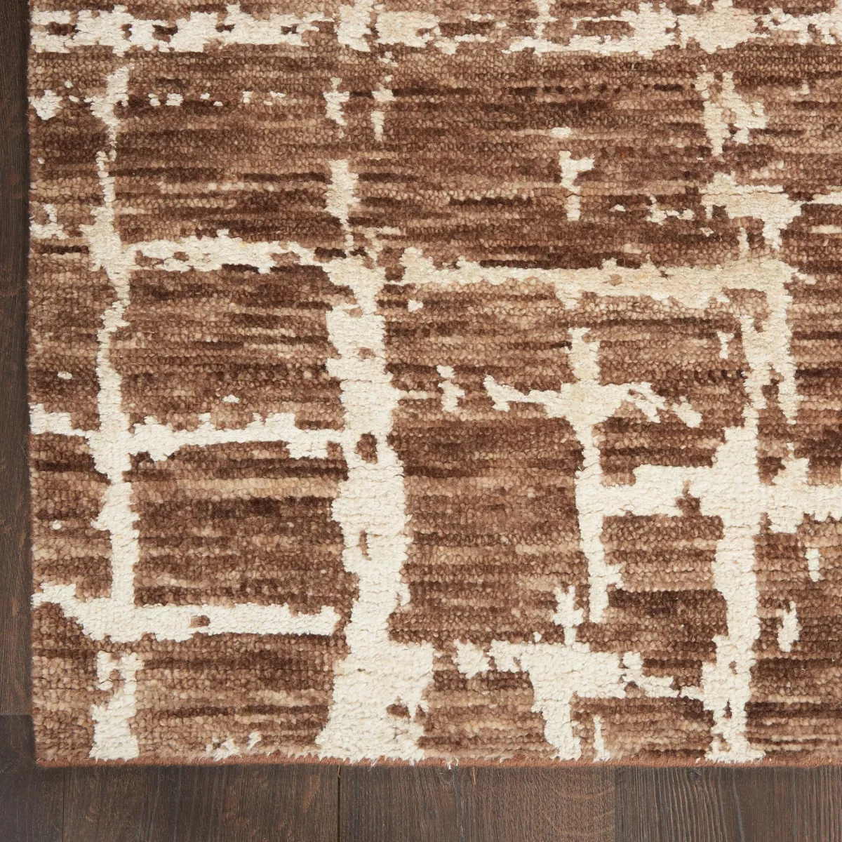 Roma 2' x 3' Area Rug - Mocha/Ivory