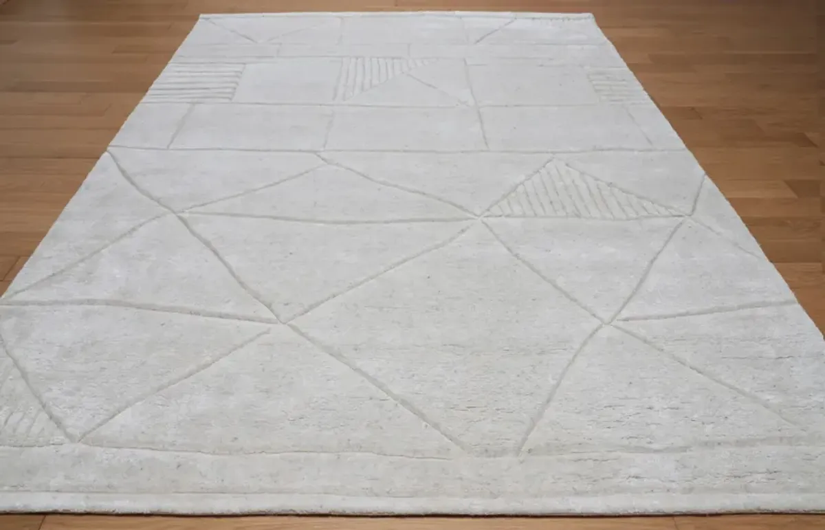 Casablanca 5' x 8' Area Rug - Ivory