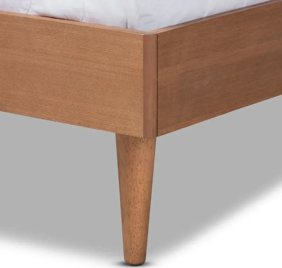 Sheniah Queen Platform Bed - Ash Walnut