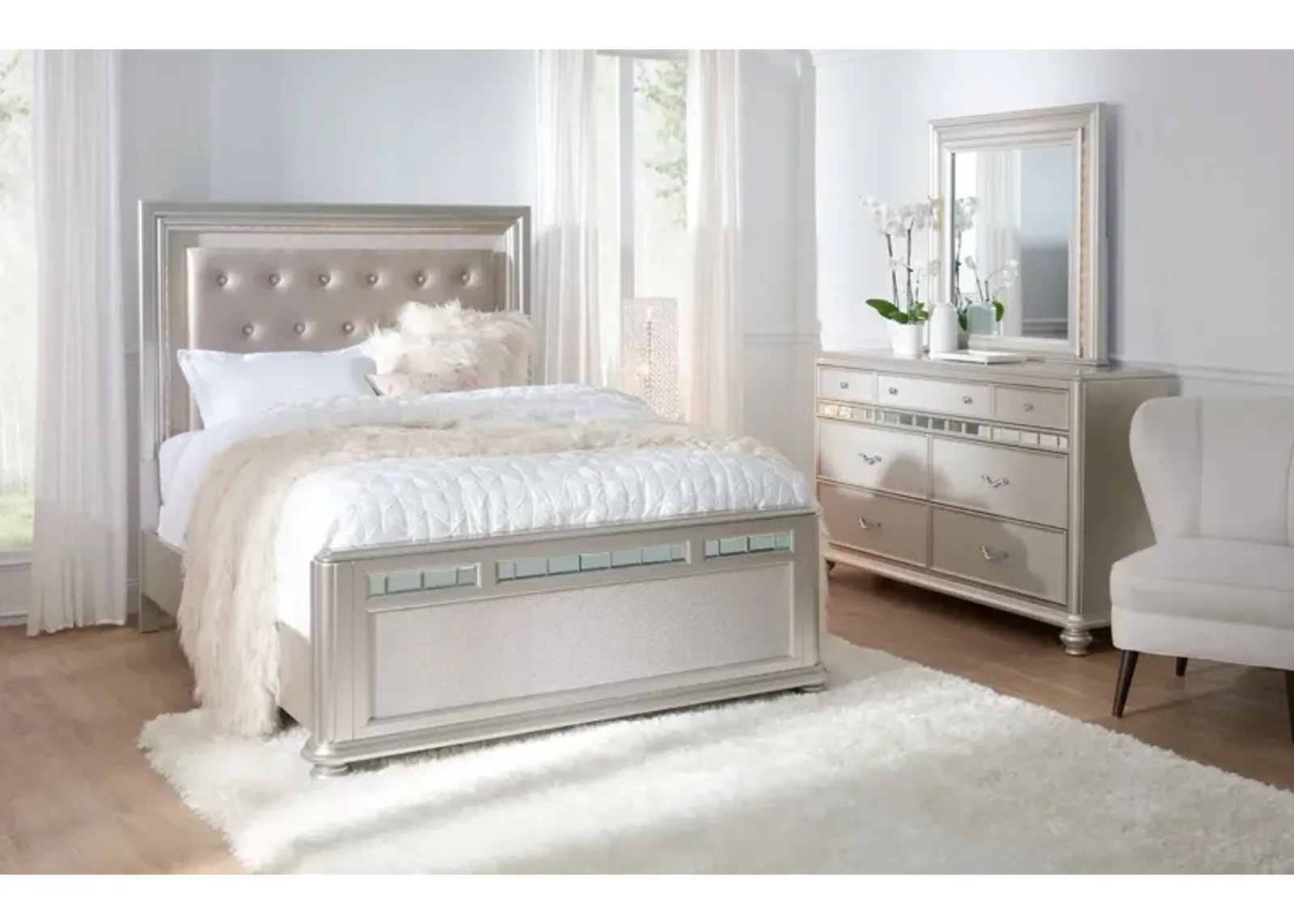 Sabrina 5-Piece King Bedroom Set with Dresser and Mirror - Platinum