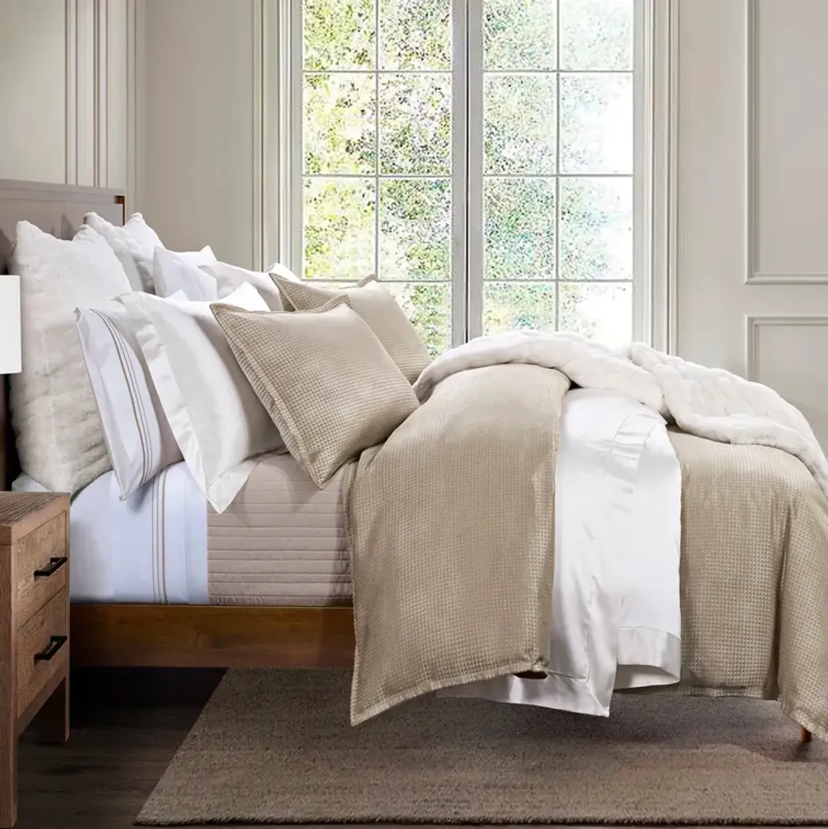 Giada King Comforter Set