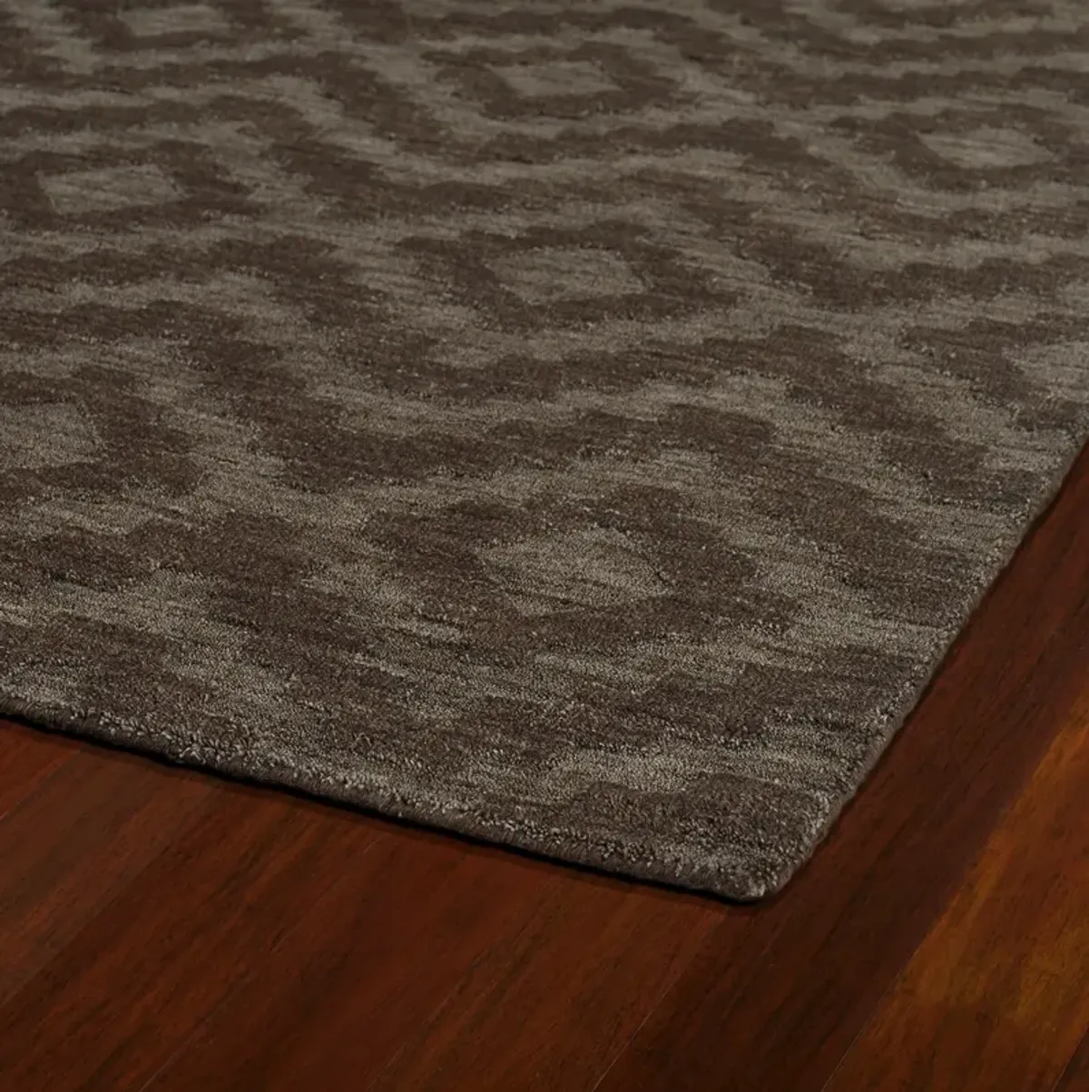 Valiant 5' x 8' Area Rug - Chocolate