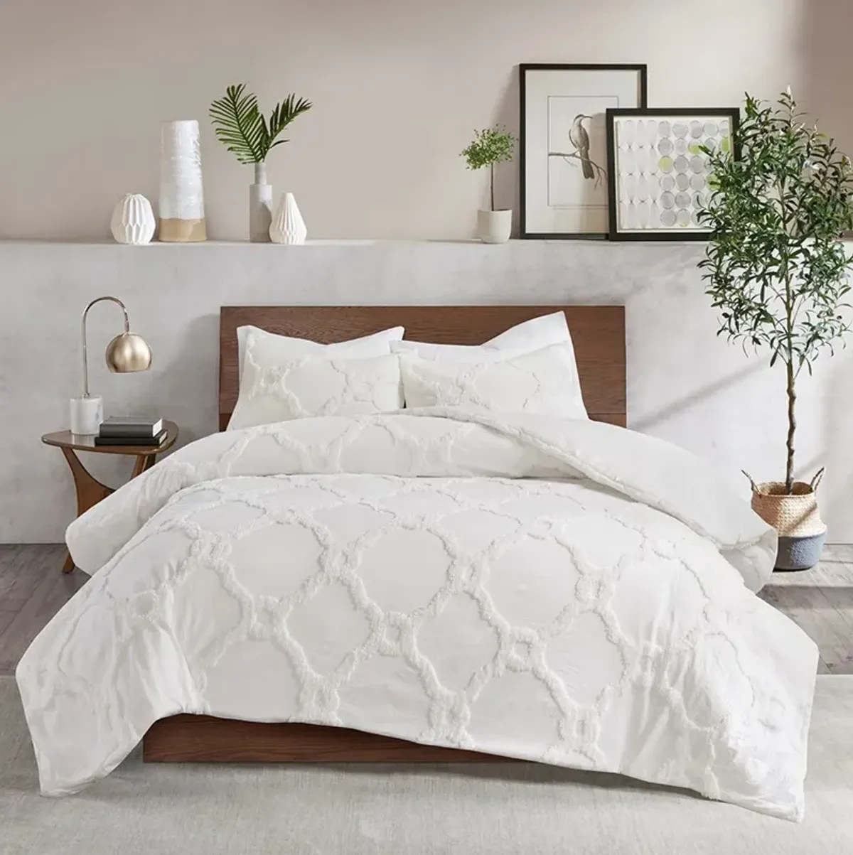 Makayla King/California King Comforter Set - White