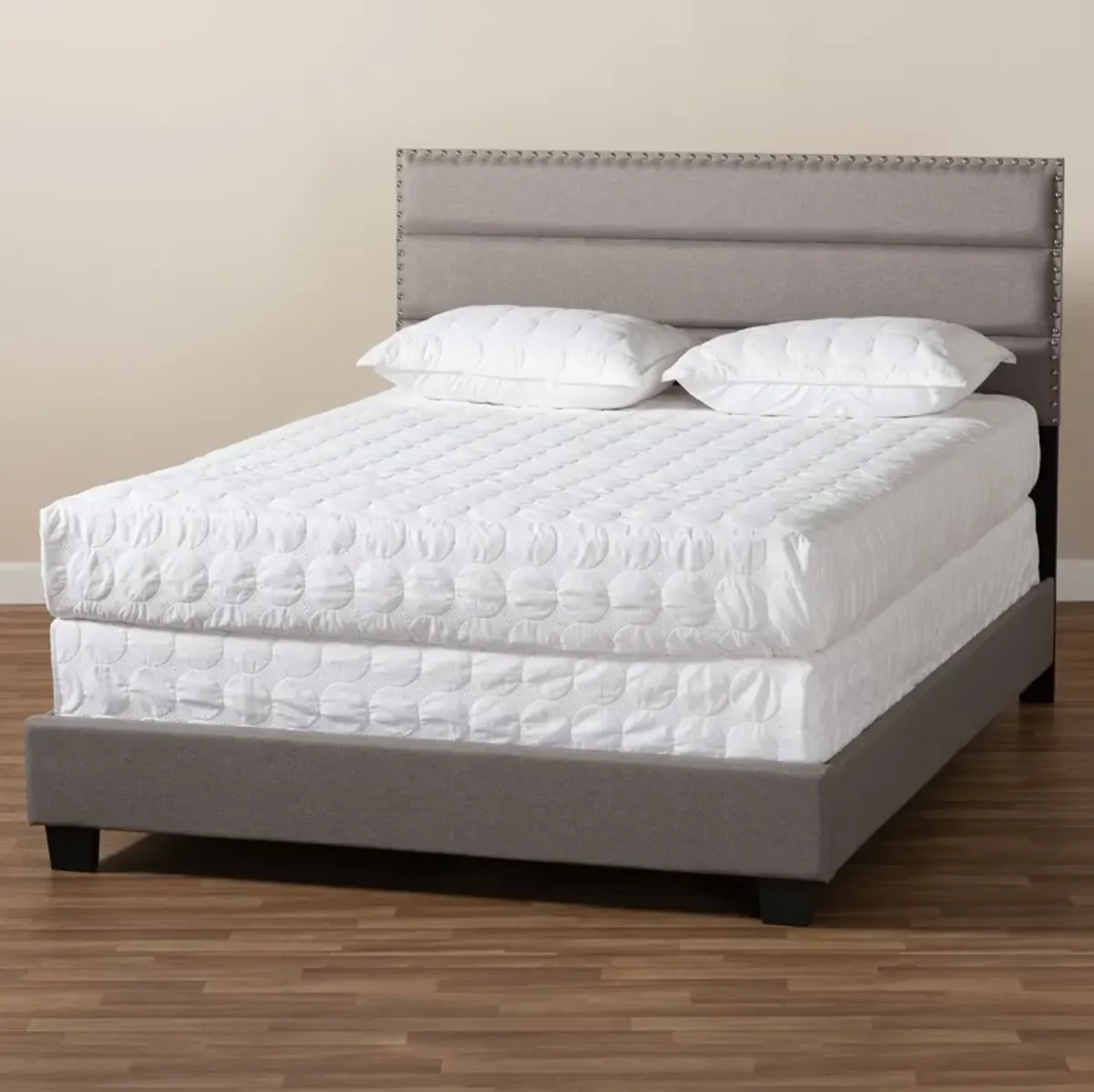 Carmen Queen Upholstered Bed - Gray/Black