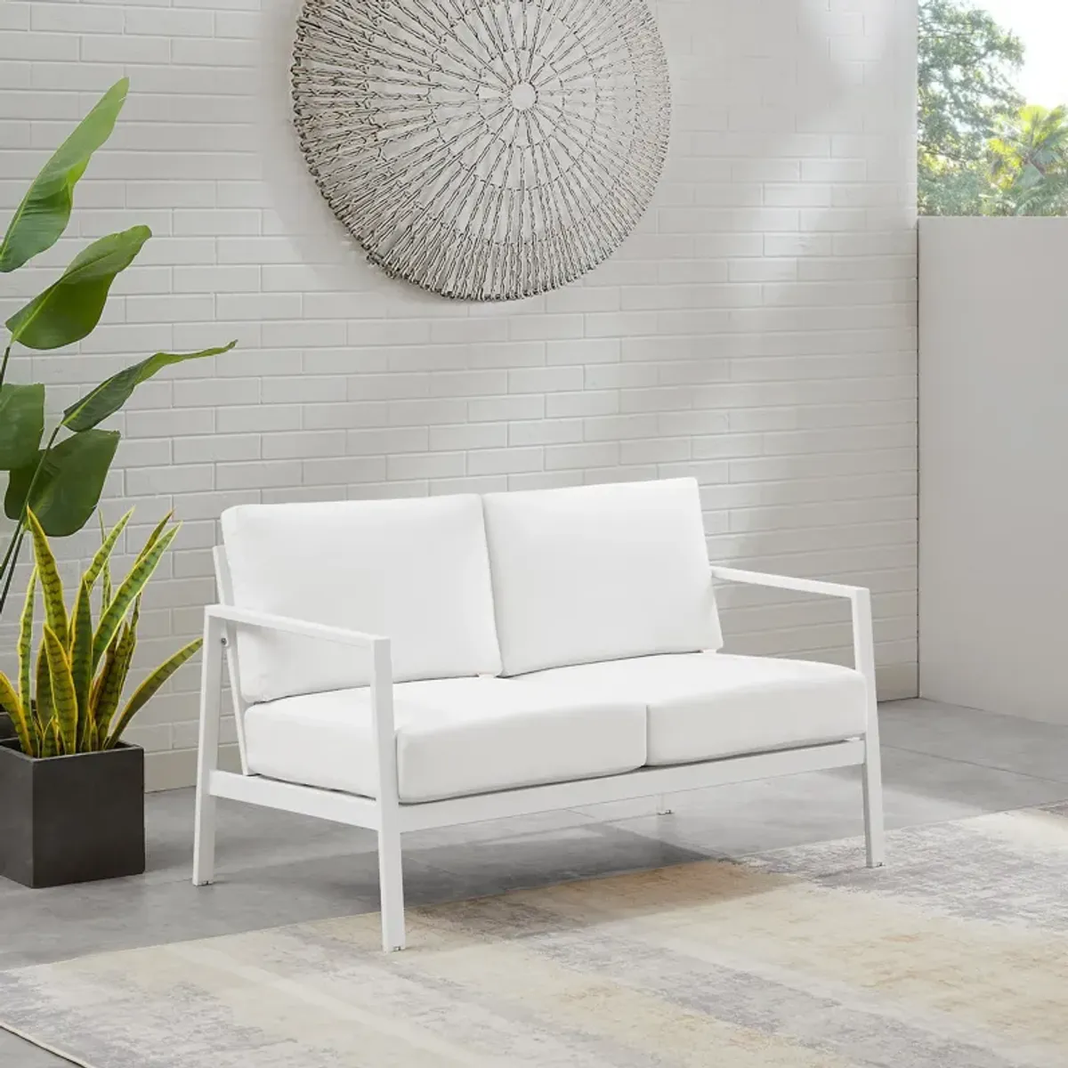 South Hampton Outdoor Loveseat