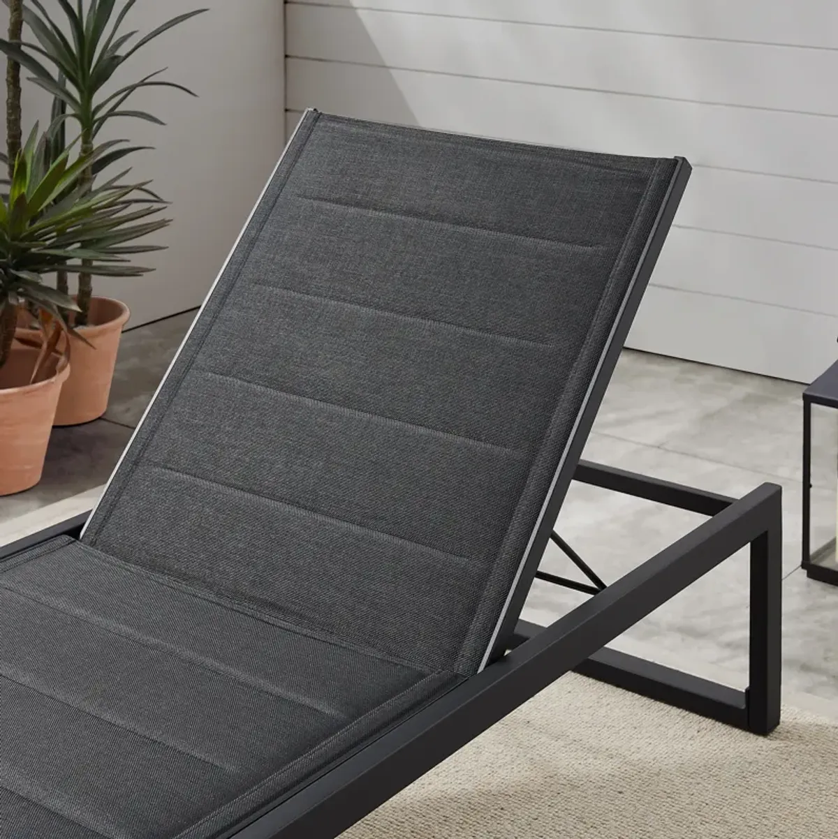 South Hampton Outdoor Chaise Lounge - Black