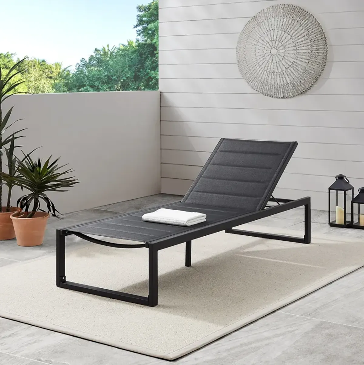 South Hampton Outdoor Chaise Lounge - Black