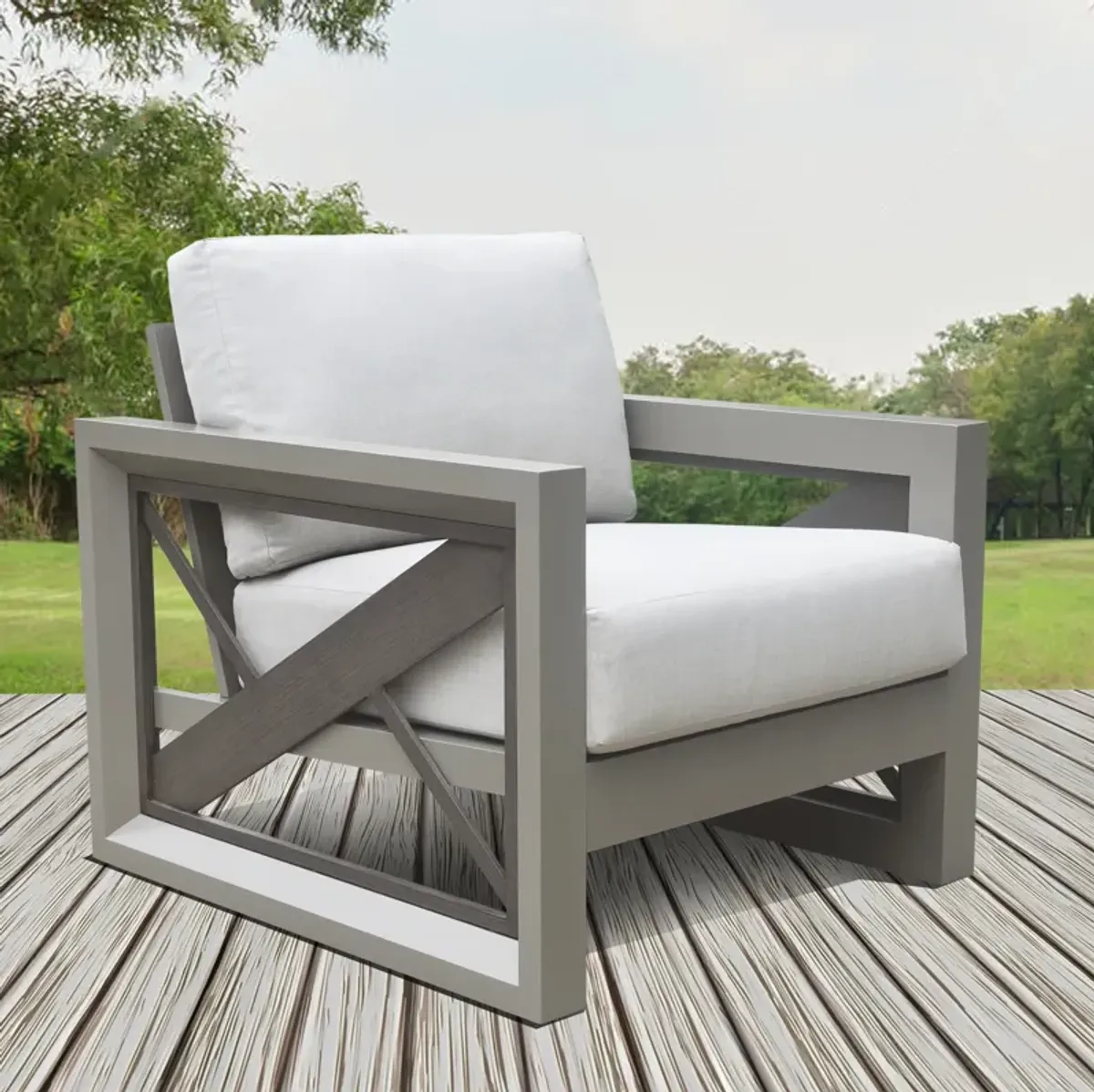 Islander Outdoor Lounge Chair