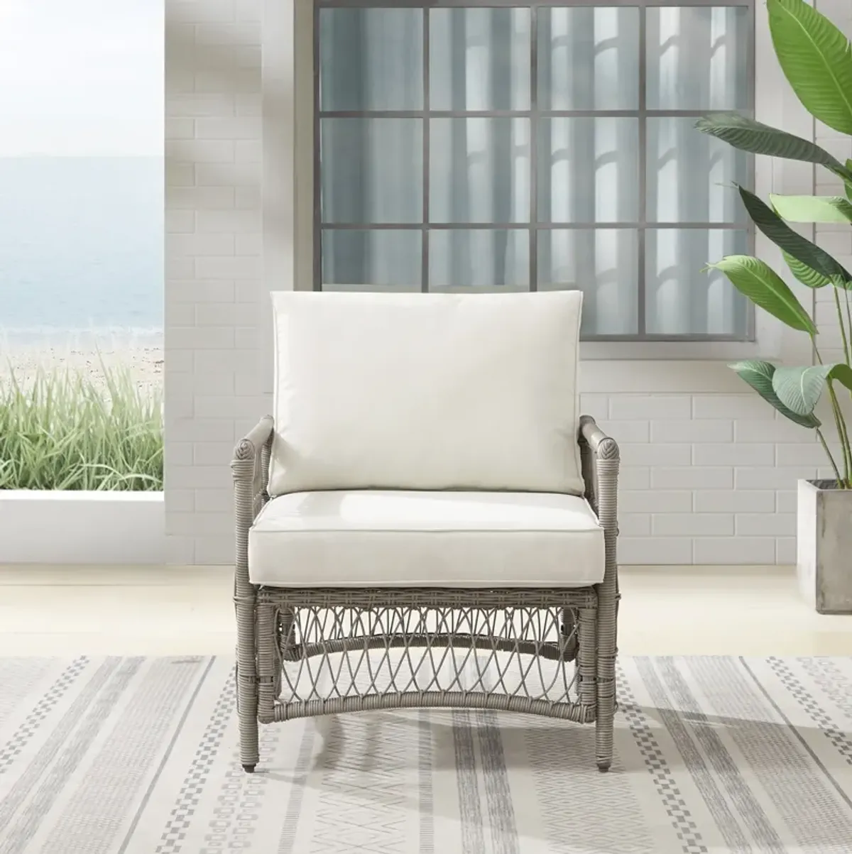 Lakeline Outdoor Lounge Chair