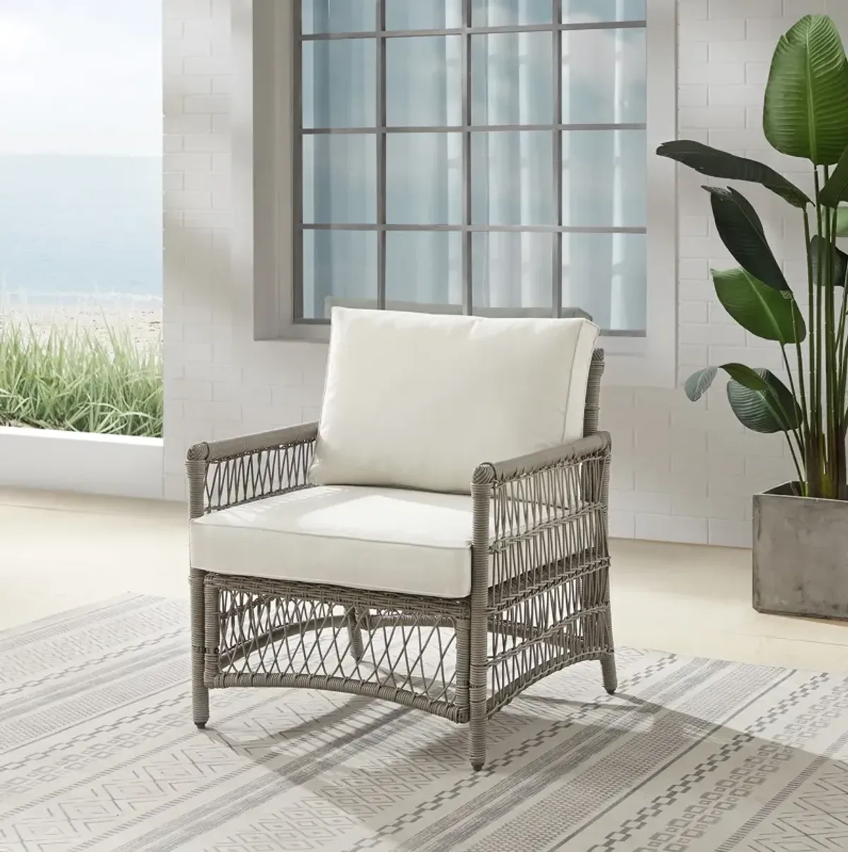 Lakeline Outdoor Lounge Chair