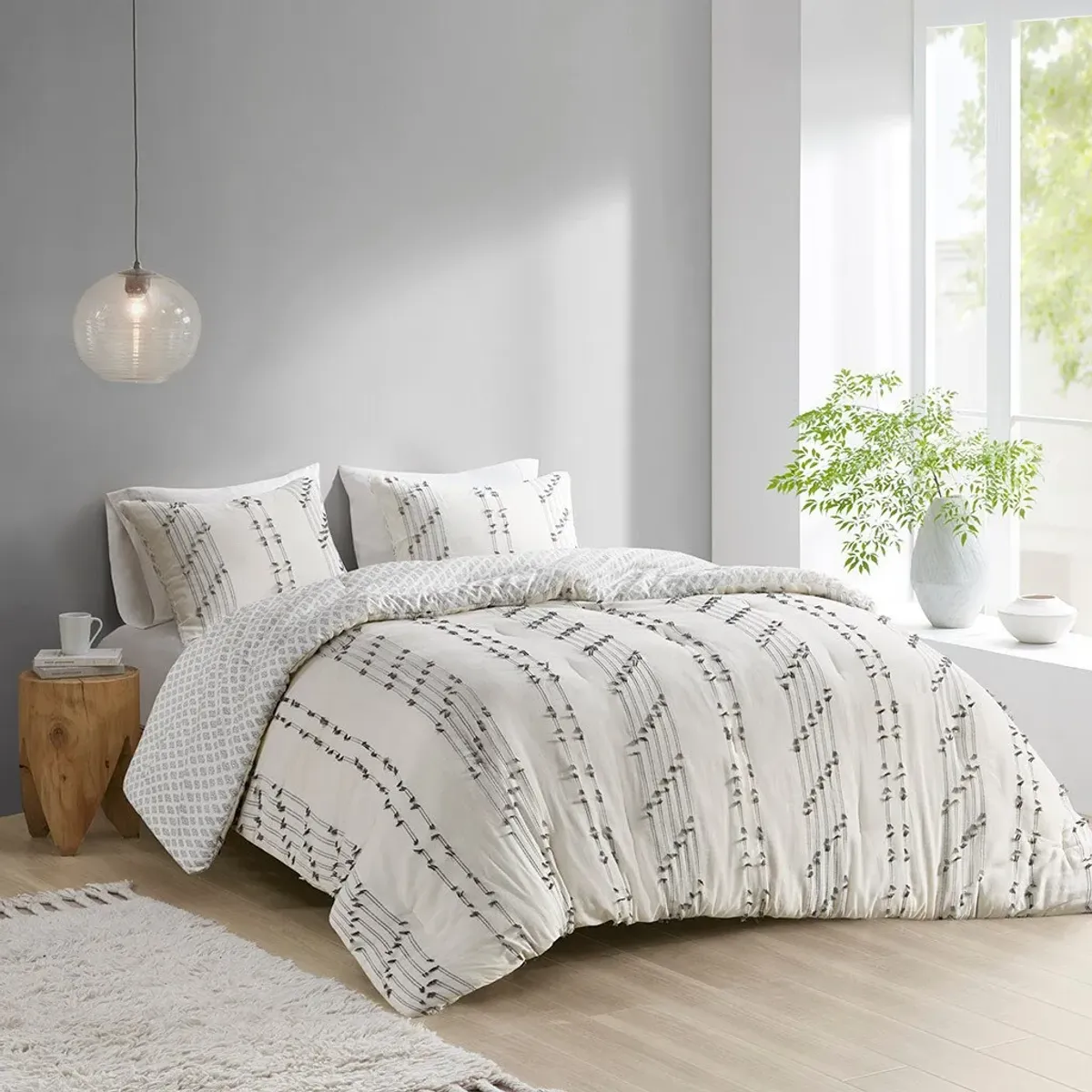 Kensley King/California King Comforter Set - Ivory