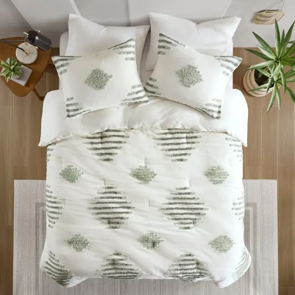 Estrella Full/Queen Comforter Set - Green/Ivory