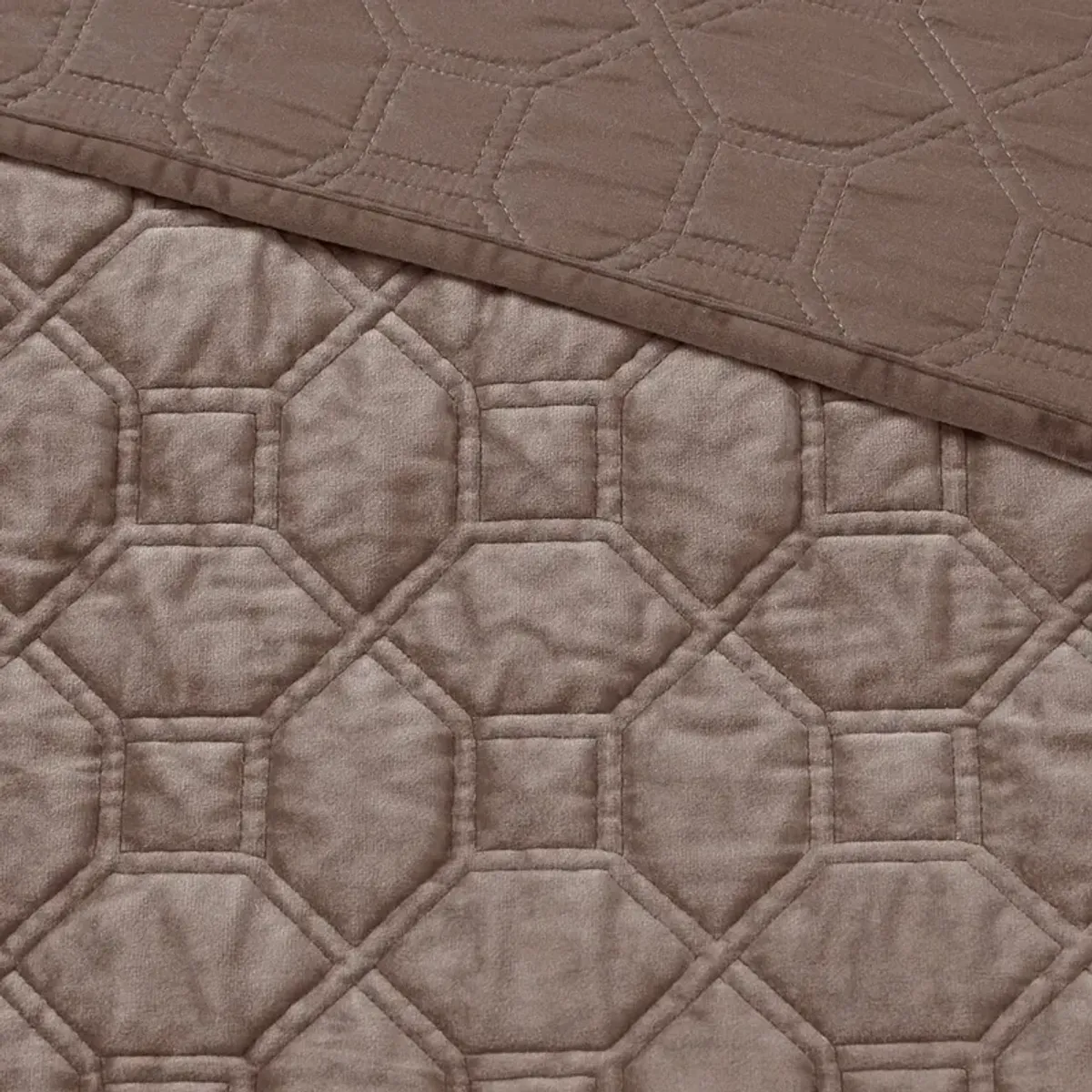 Coraline Full/Queen Quilt Set - Taupe