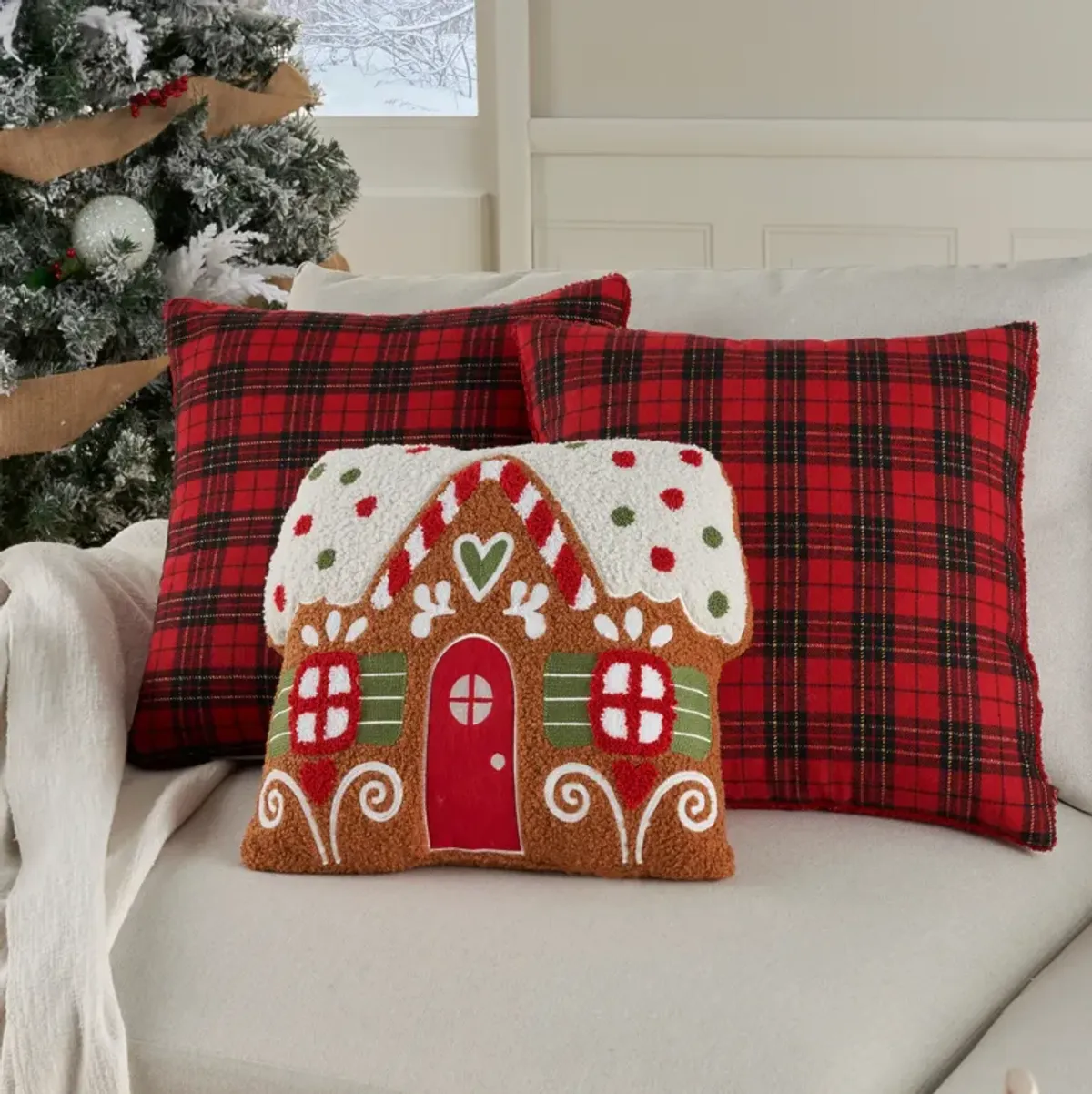 Plaid Gingerbread Accent Pillow Set