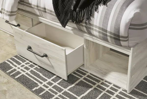 Signature Design by Ashley Cabin 5-Piece Bedroom Set with Dresser and Mirror - Queen