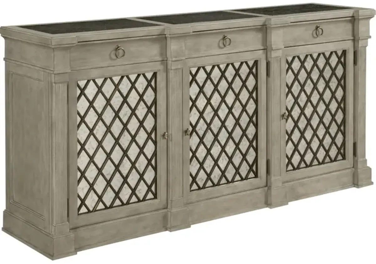 Colette Credenza