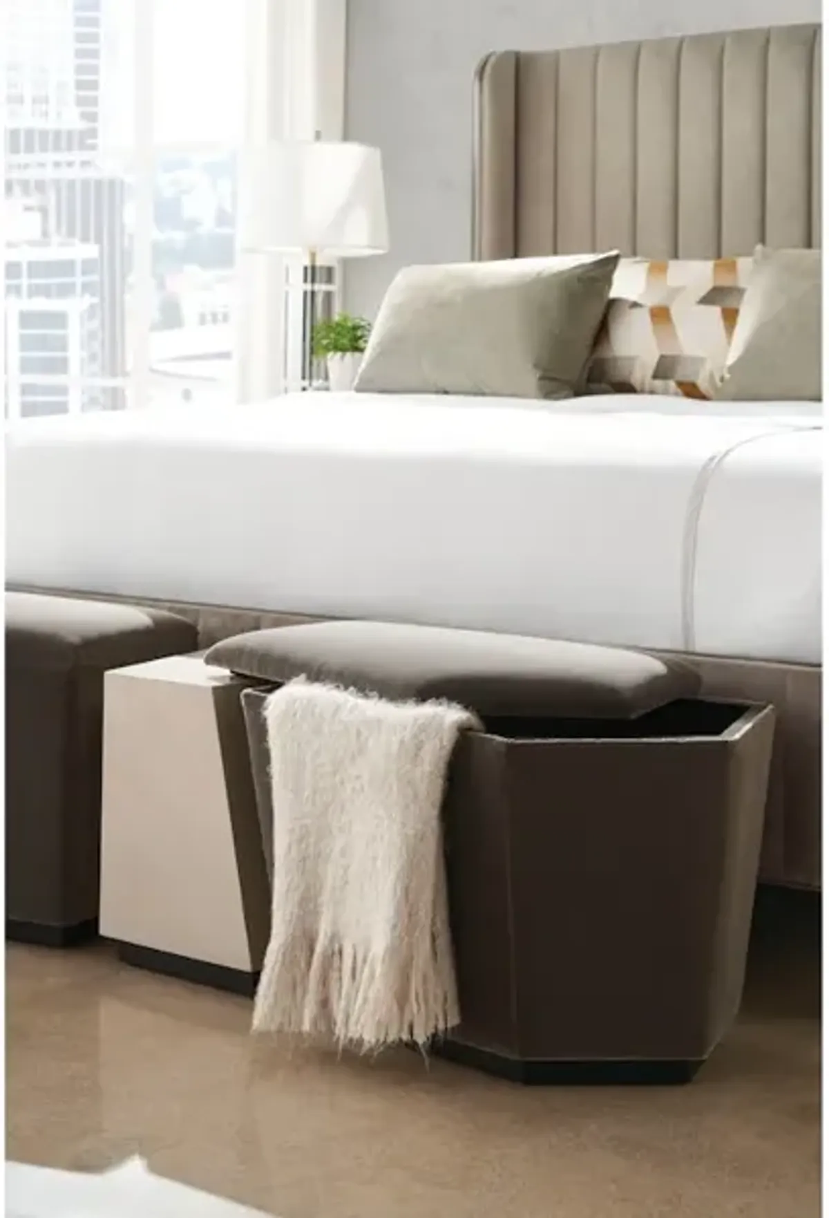 CONTINUUM QUEEN BED