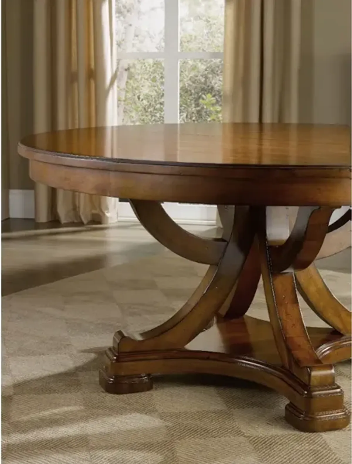 Tynecastle 60in Round Pedestal Dining Table Top w/1-18in Leaf