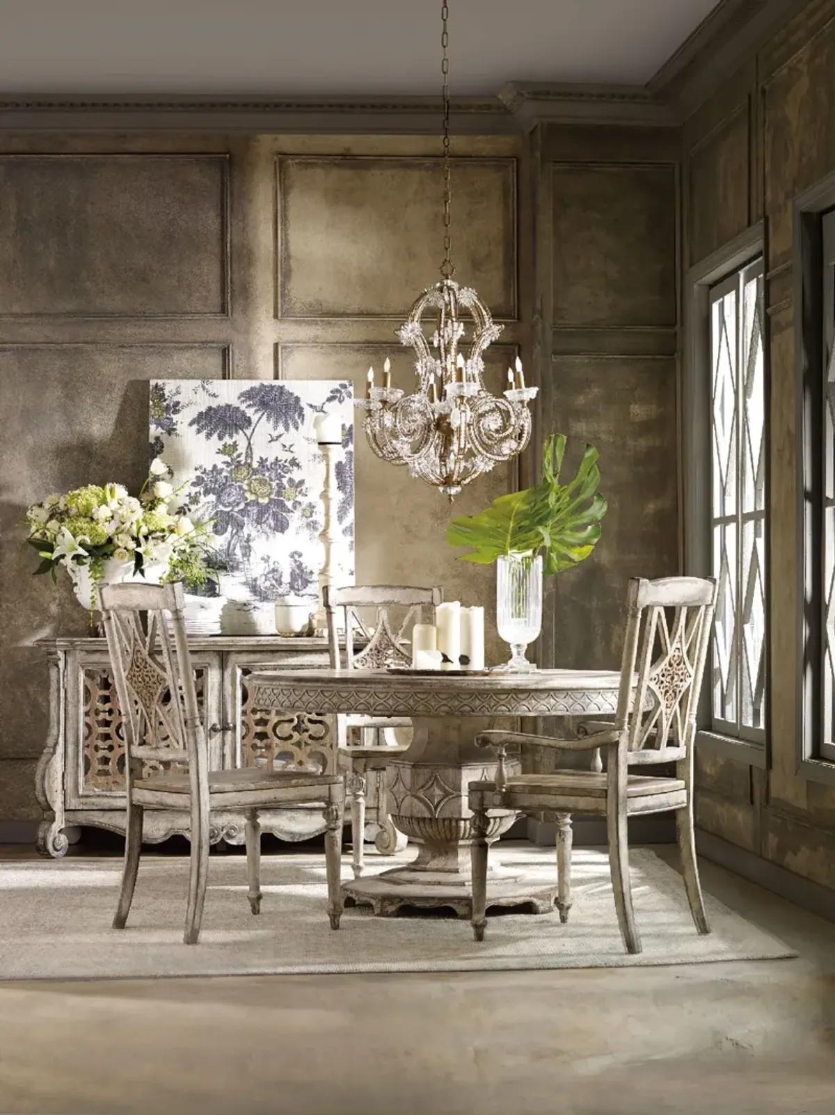 Chatelet Round Dining Table Top w/1-20in Leaf