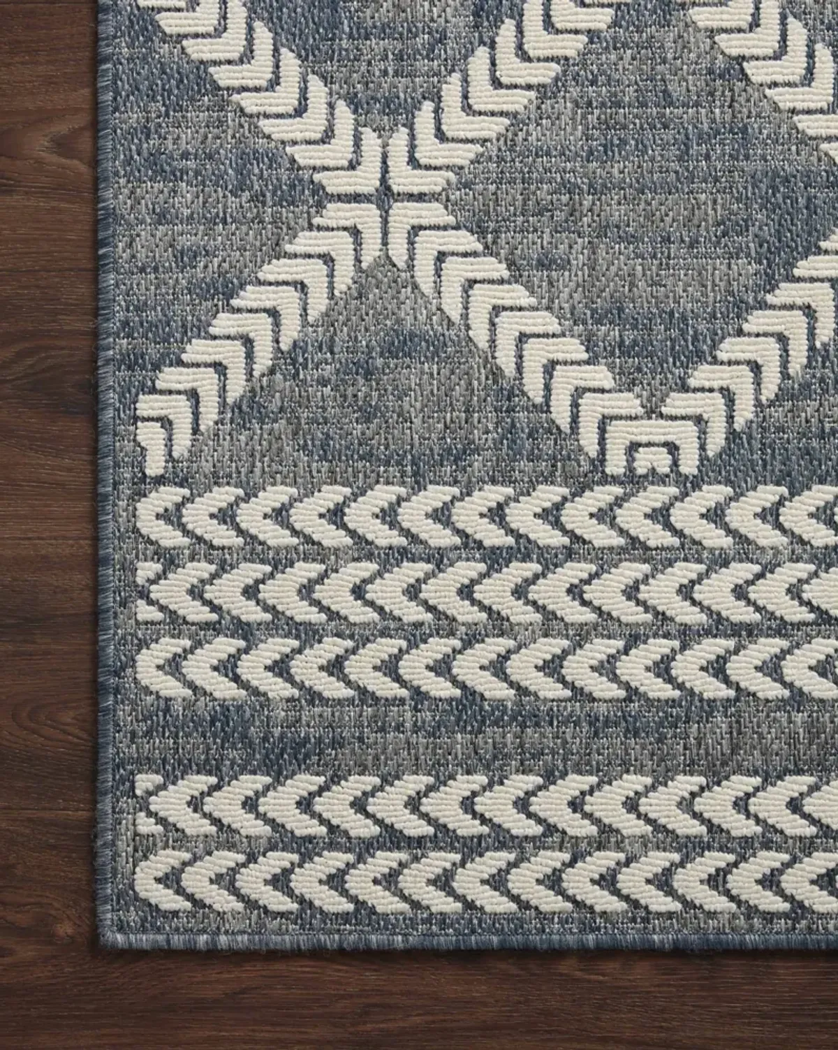 RAINIER RAI-05 DENIM/IVORY 5'3 X 7'7 AREA RUG