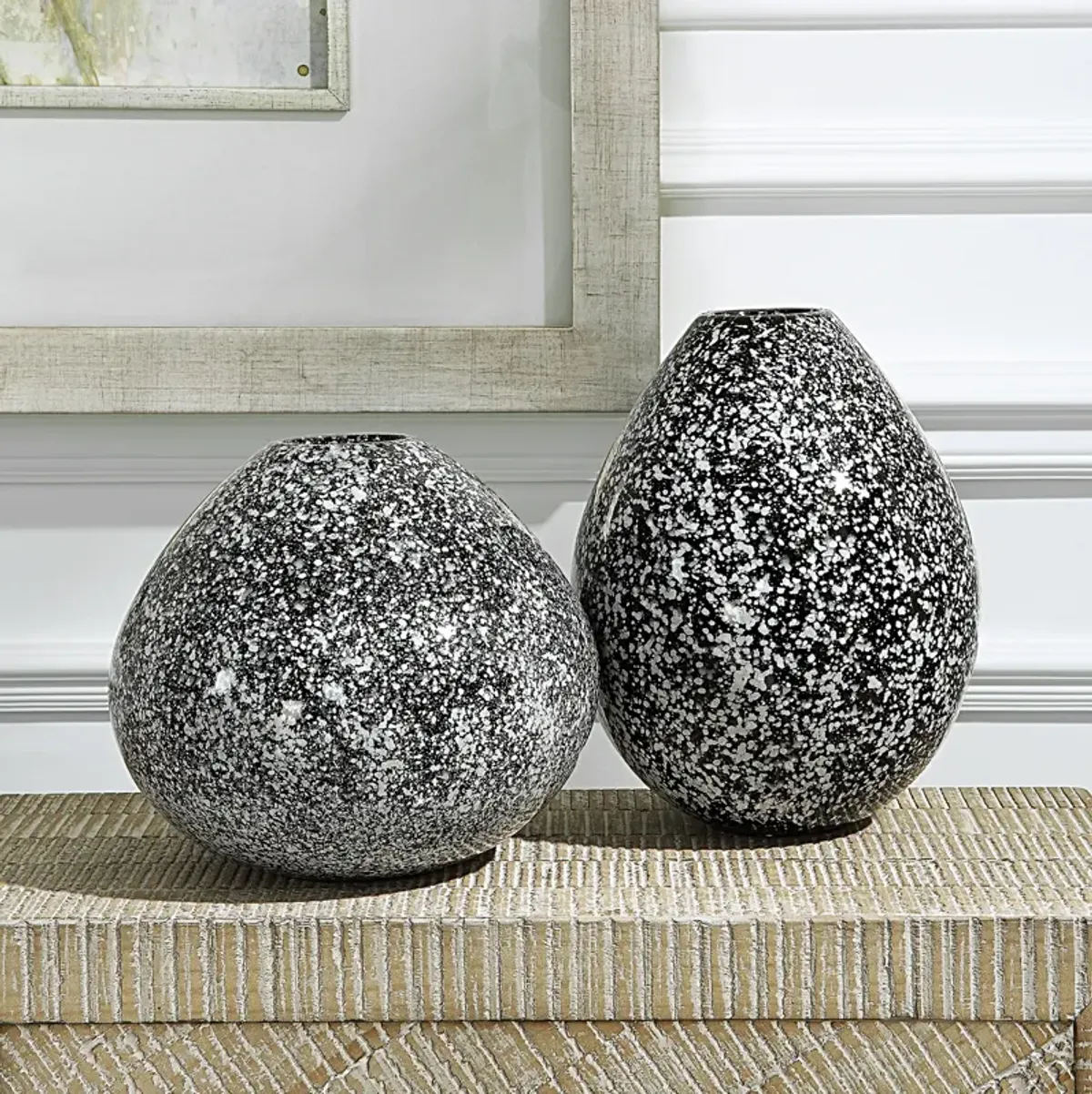 Cosmic Black and White Vases Set/2