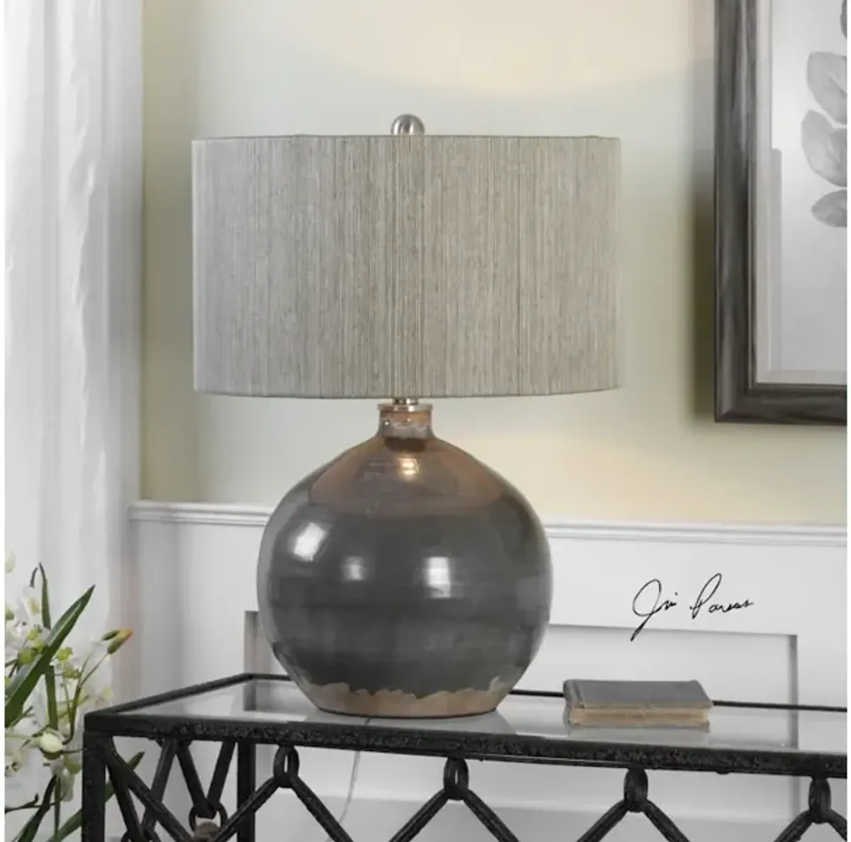 Vardenis Gray Ceramic Lamp