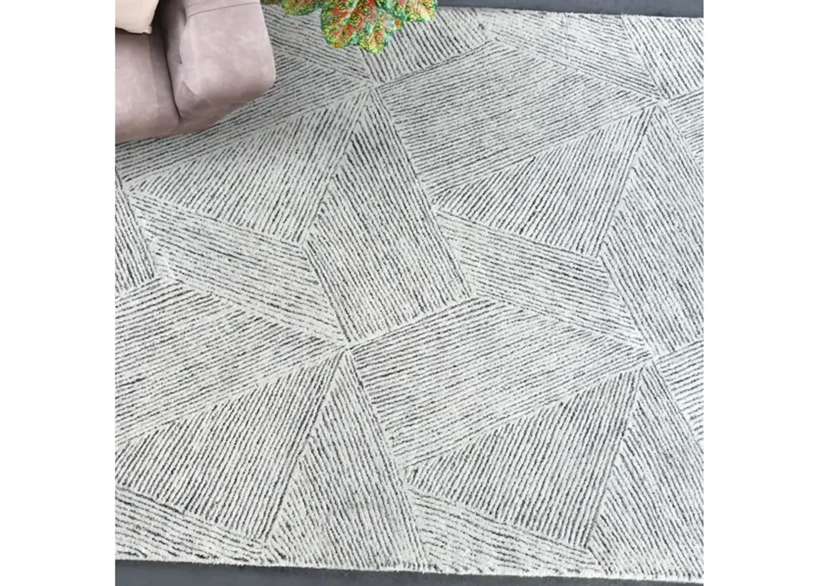 Paonia Geometric 8 X 10 Rug