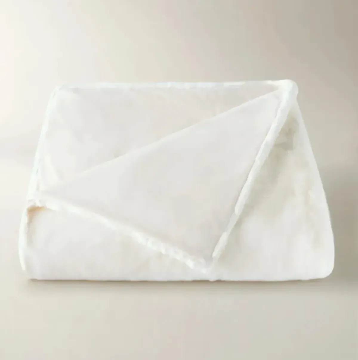 Chinchilla Throw - White