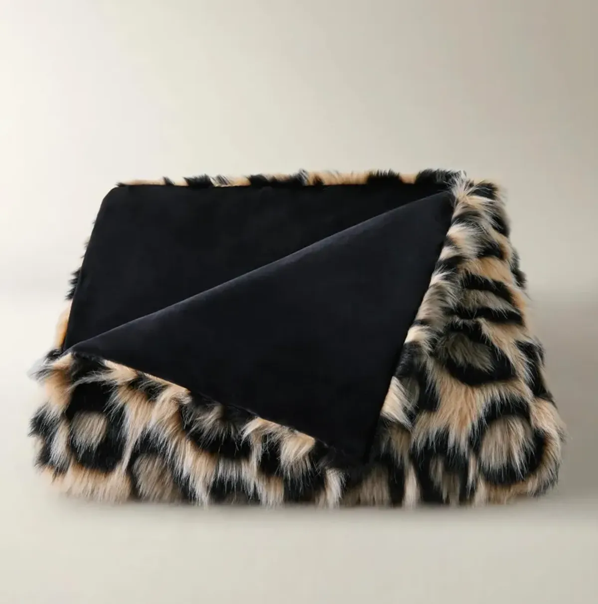 Leopard Oversized Throw - Black